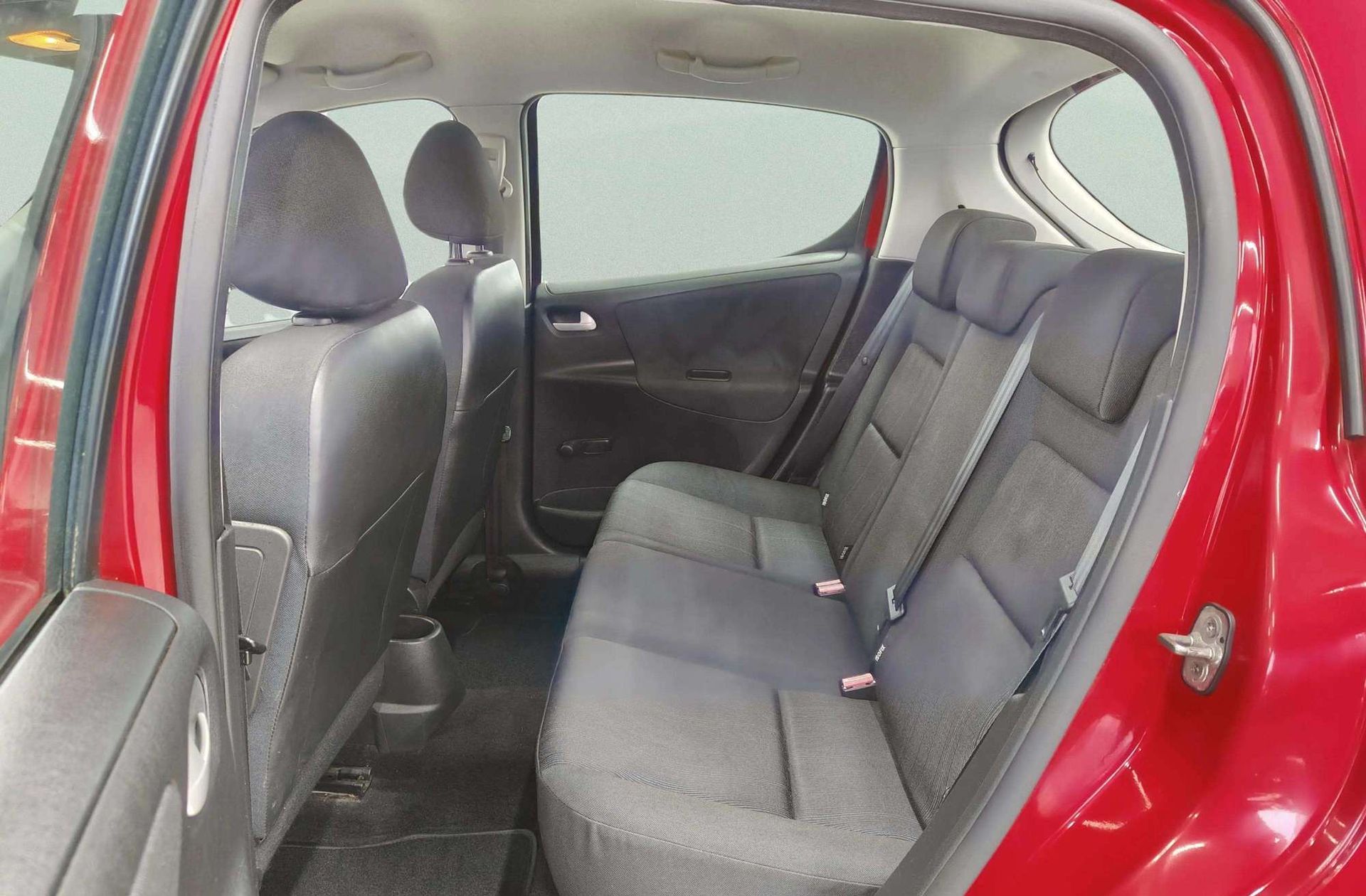 Peugeot 207 1.4 Urban - foto 9