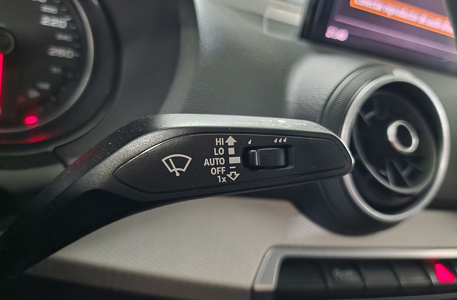 Audi Q2 30 TDI - foto 29