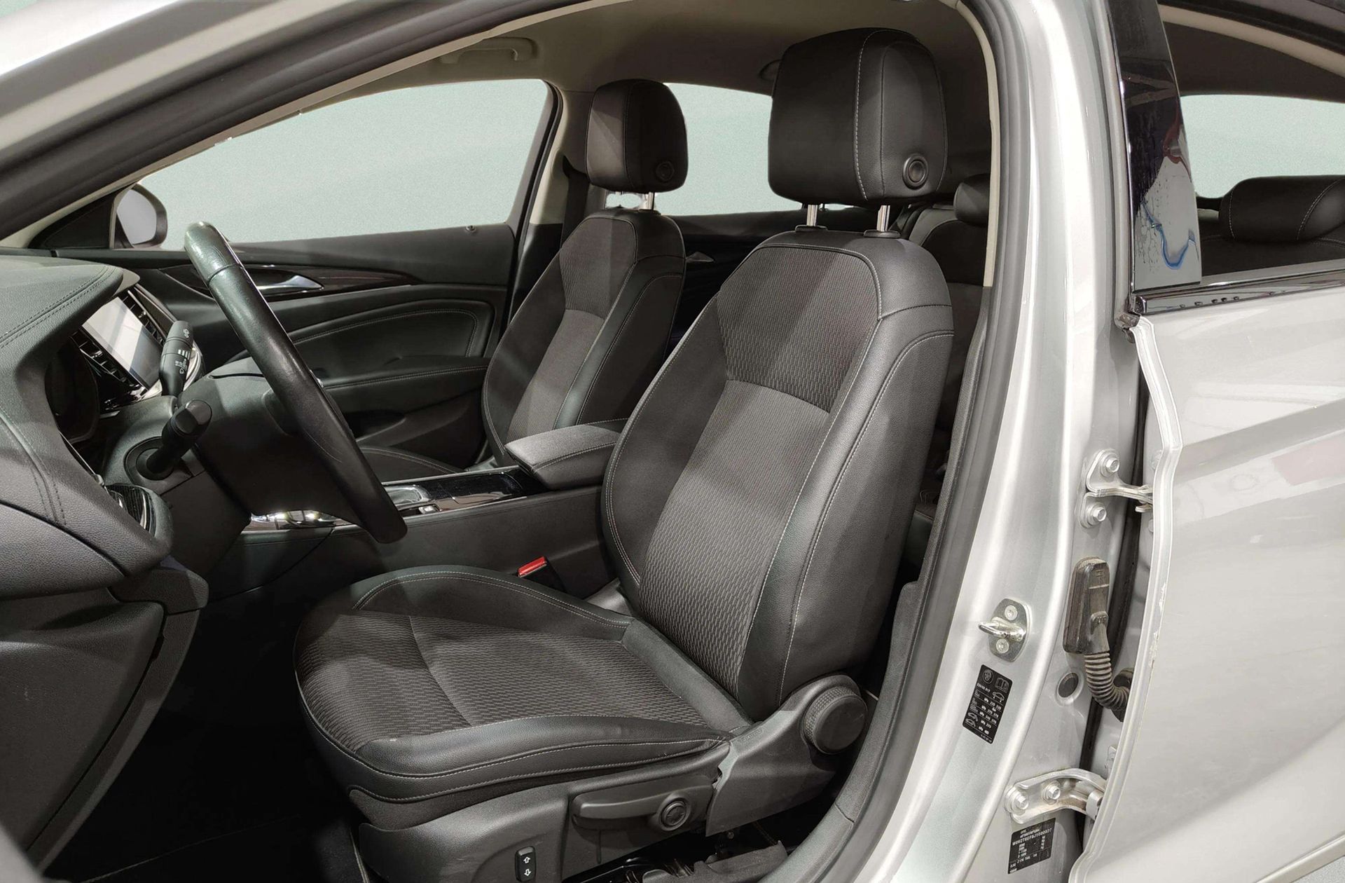 Opel Insignia GS 1.6 CDTi D Excellence - foto 12