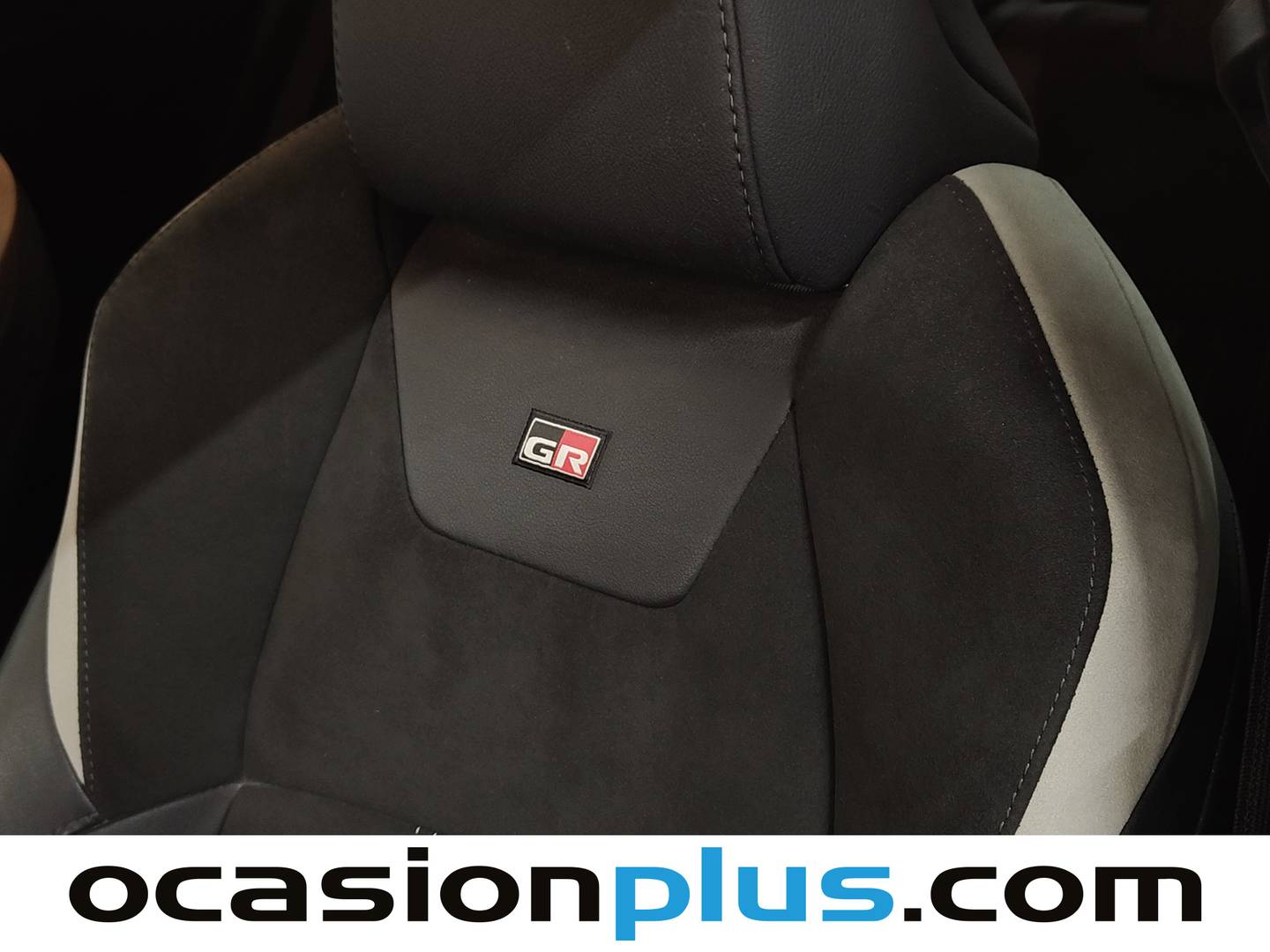 Extras y acabados del Toyota C-HR Toyota C-HR 180H GR Sport Black Edition Auto (184 CV)