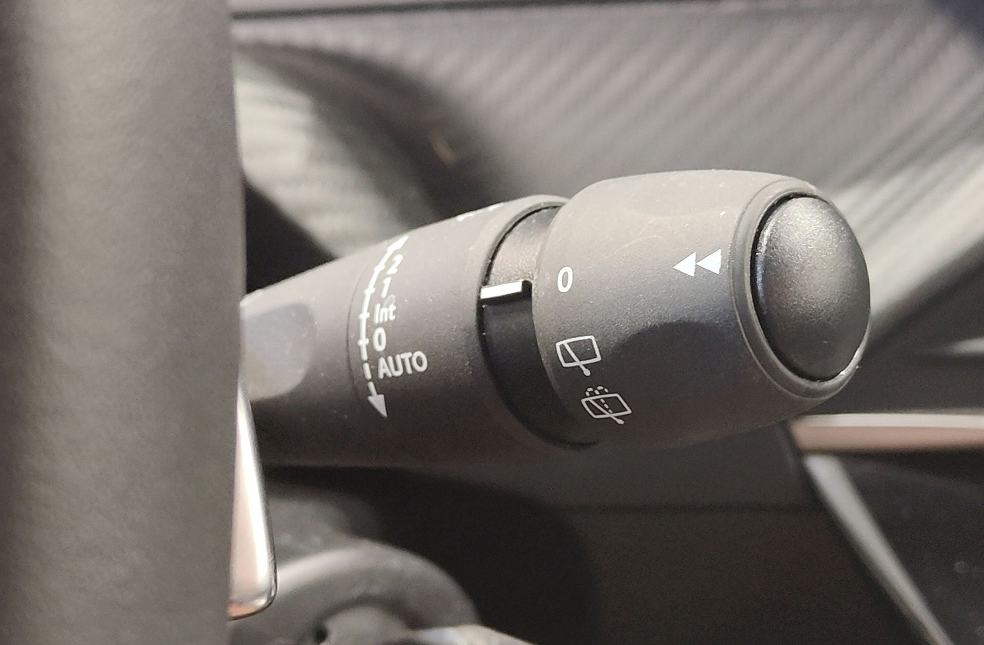 Peugeot 2008 Allure Hybrid eDCS6 - foto 29