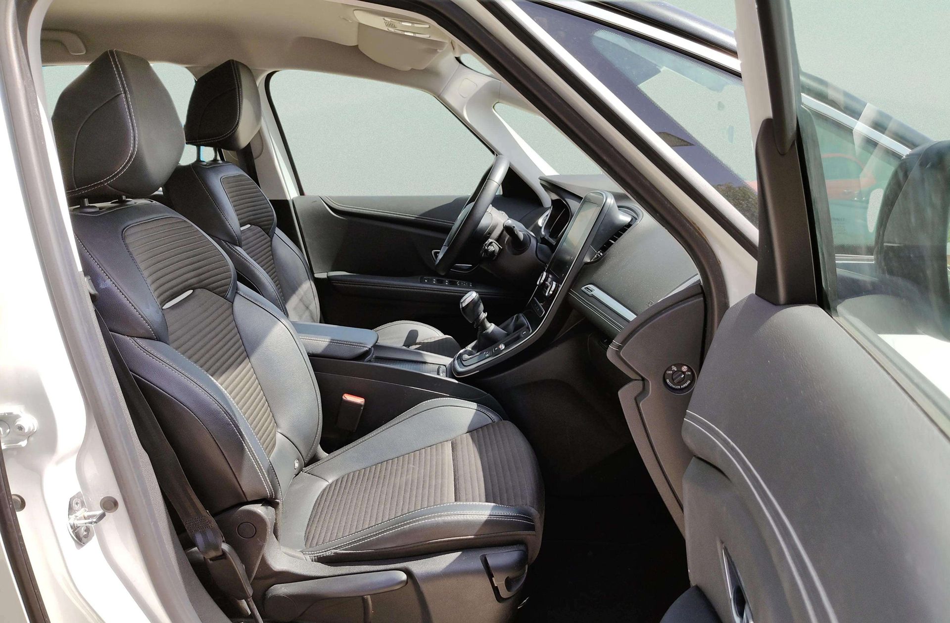 Renault Grand Scénic Zen TCe GPF 7 plazas - foto 22
