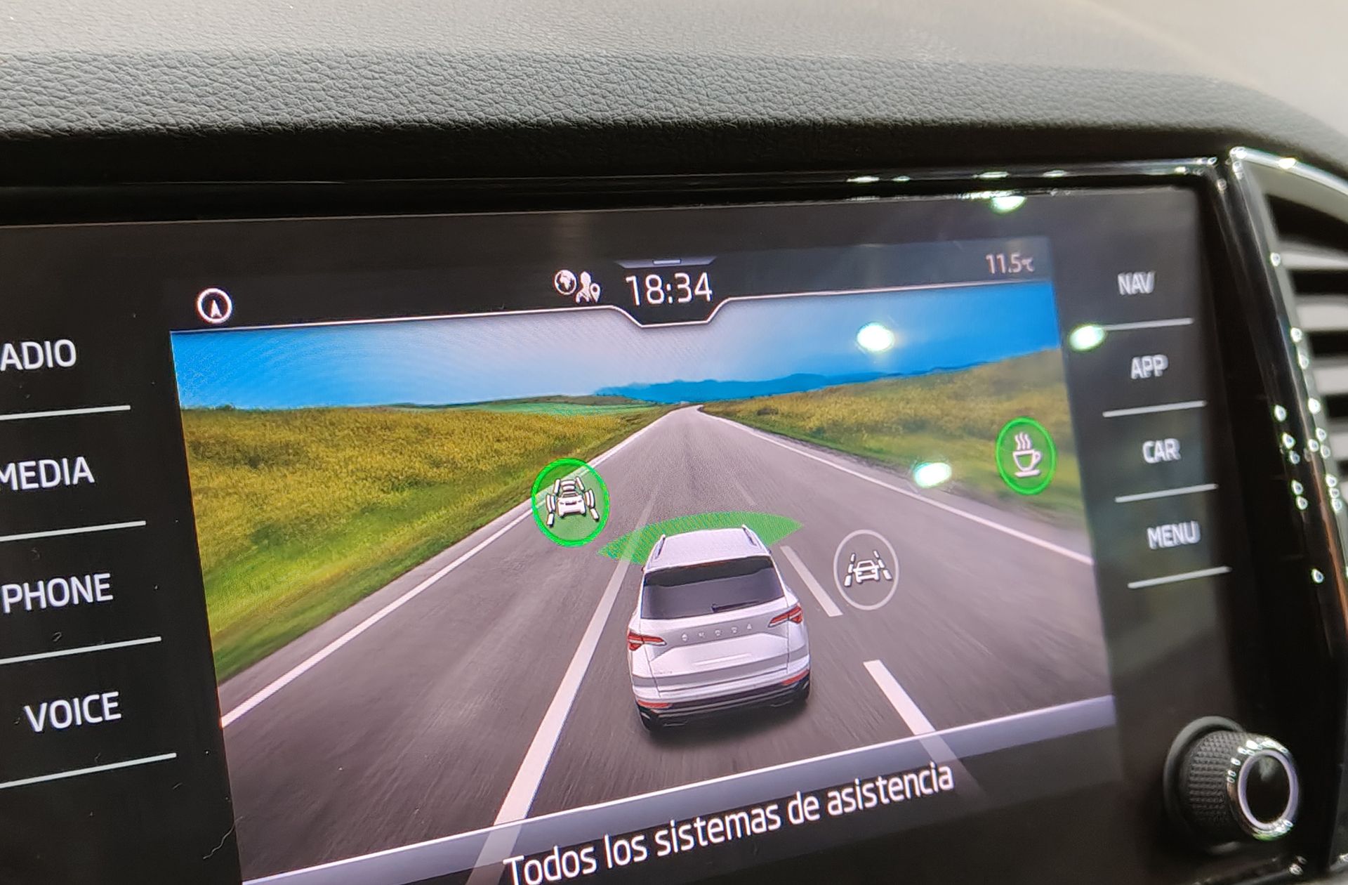 Škoda Karoq 2.0 TDI Selection - foto 13