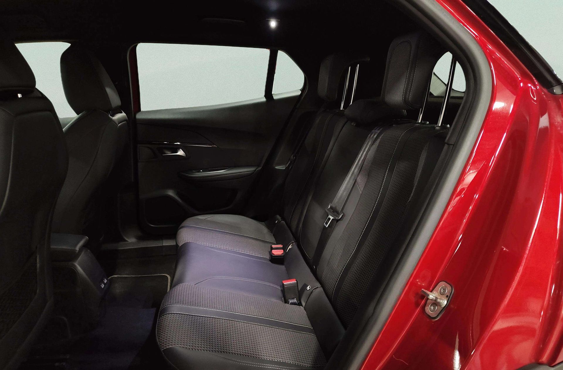 Peugeot 2008 PureTech 130 GT - foto 15