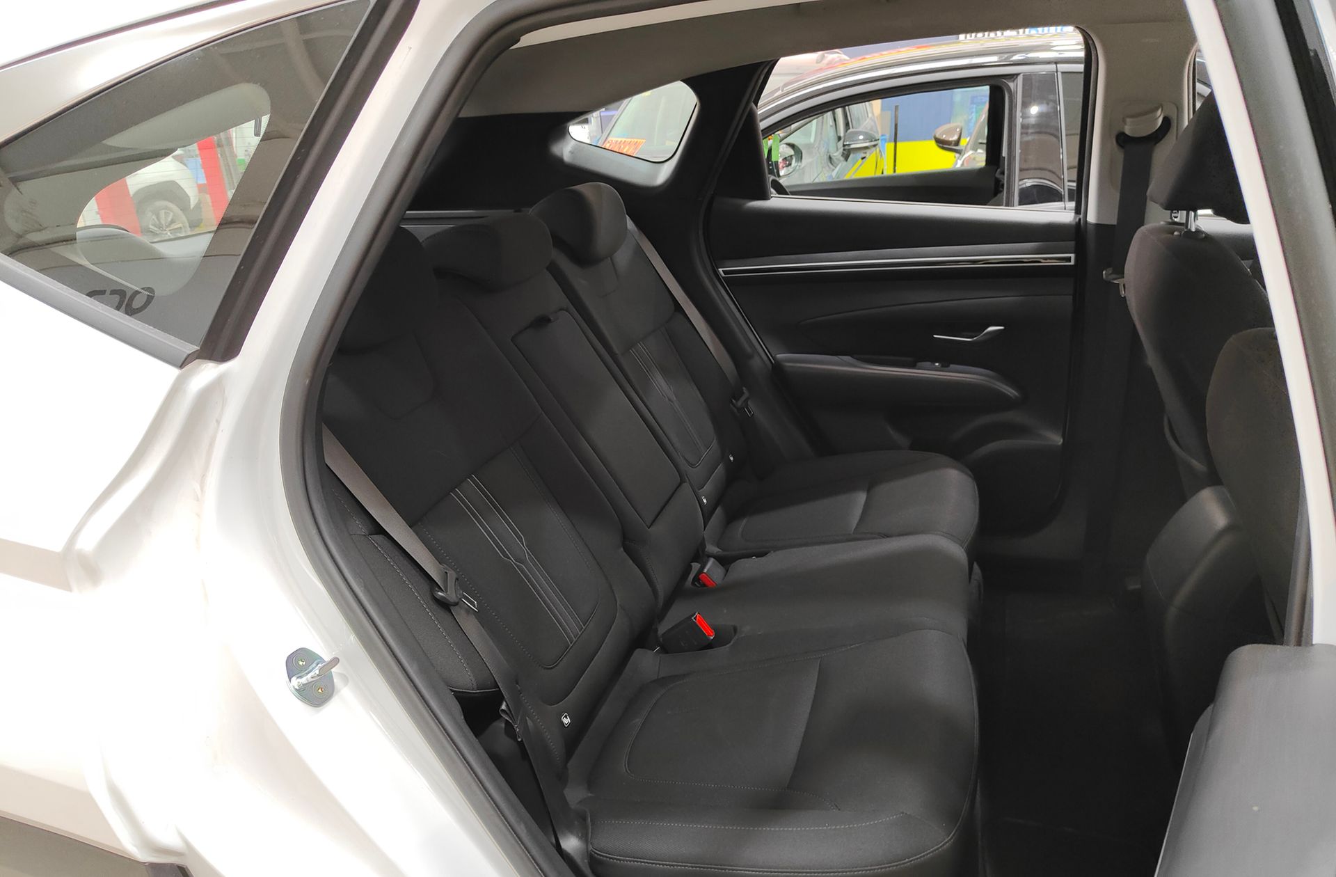 Hyundai Tucson 1.6 CRDi 48V Maxx DCT - foto 17
