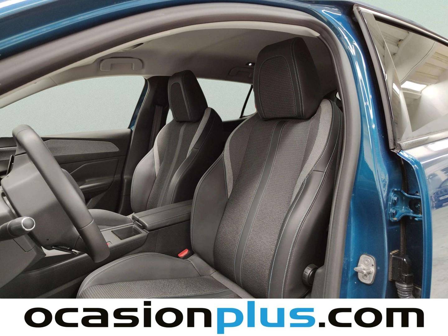 Peugeot 408 Peugeot 408 Allure Hybrid 145 eDCS6 (145 CV) seminuevo