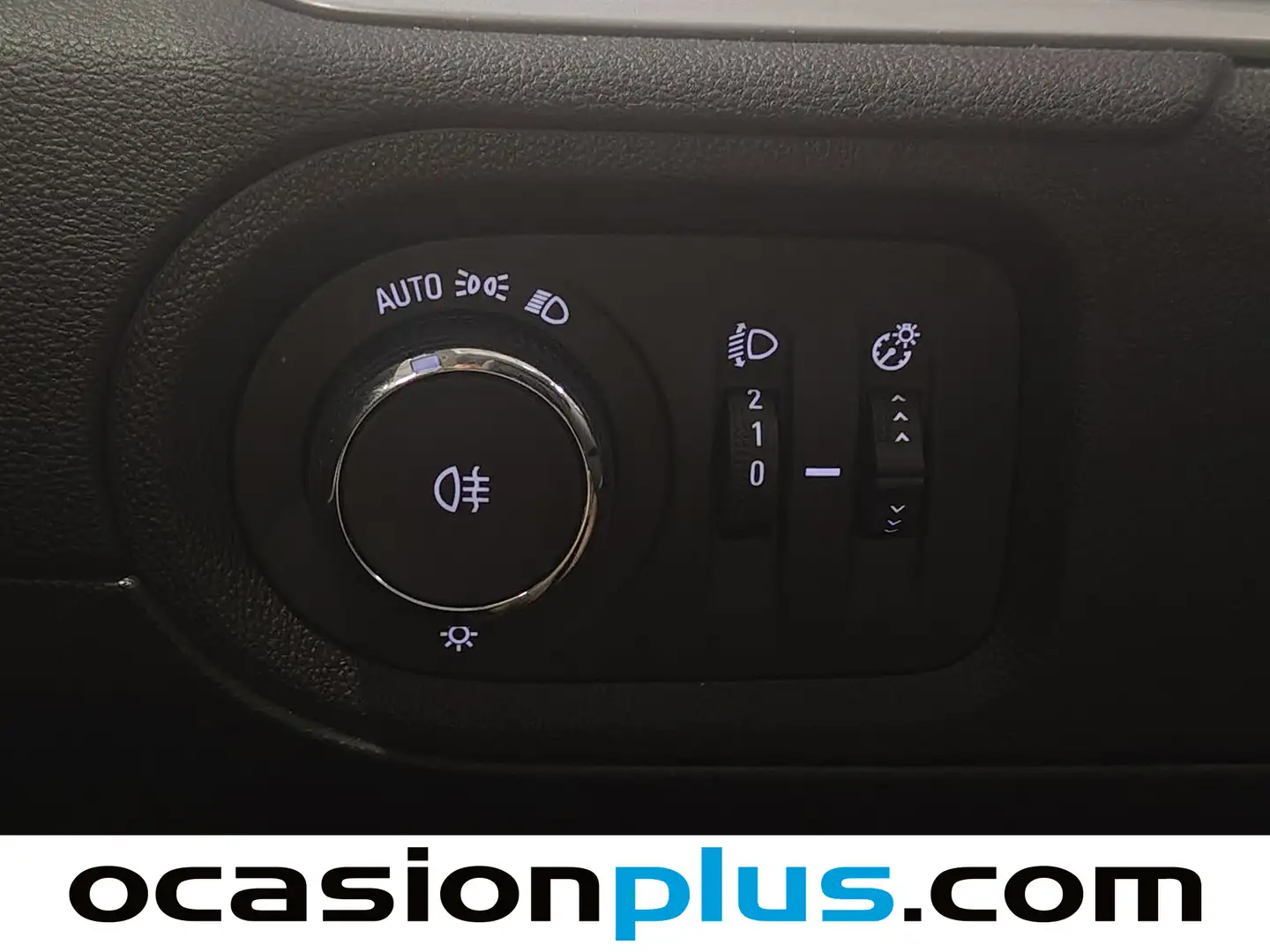 Foto Opel Grandland Opel Grandland 1.2T XHT Hybrid S&S GS eDCT6 (136 CV)