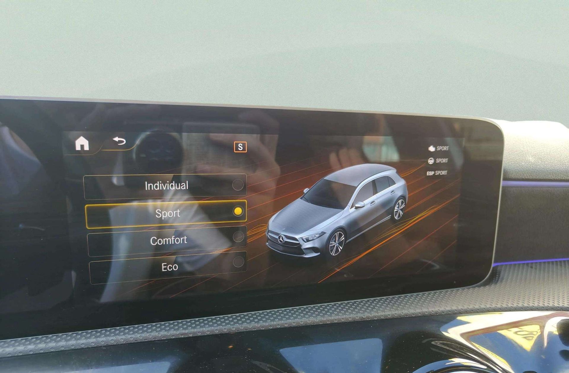 Mercedes-Benz Clase A 180 d Pack AMG - foto 11