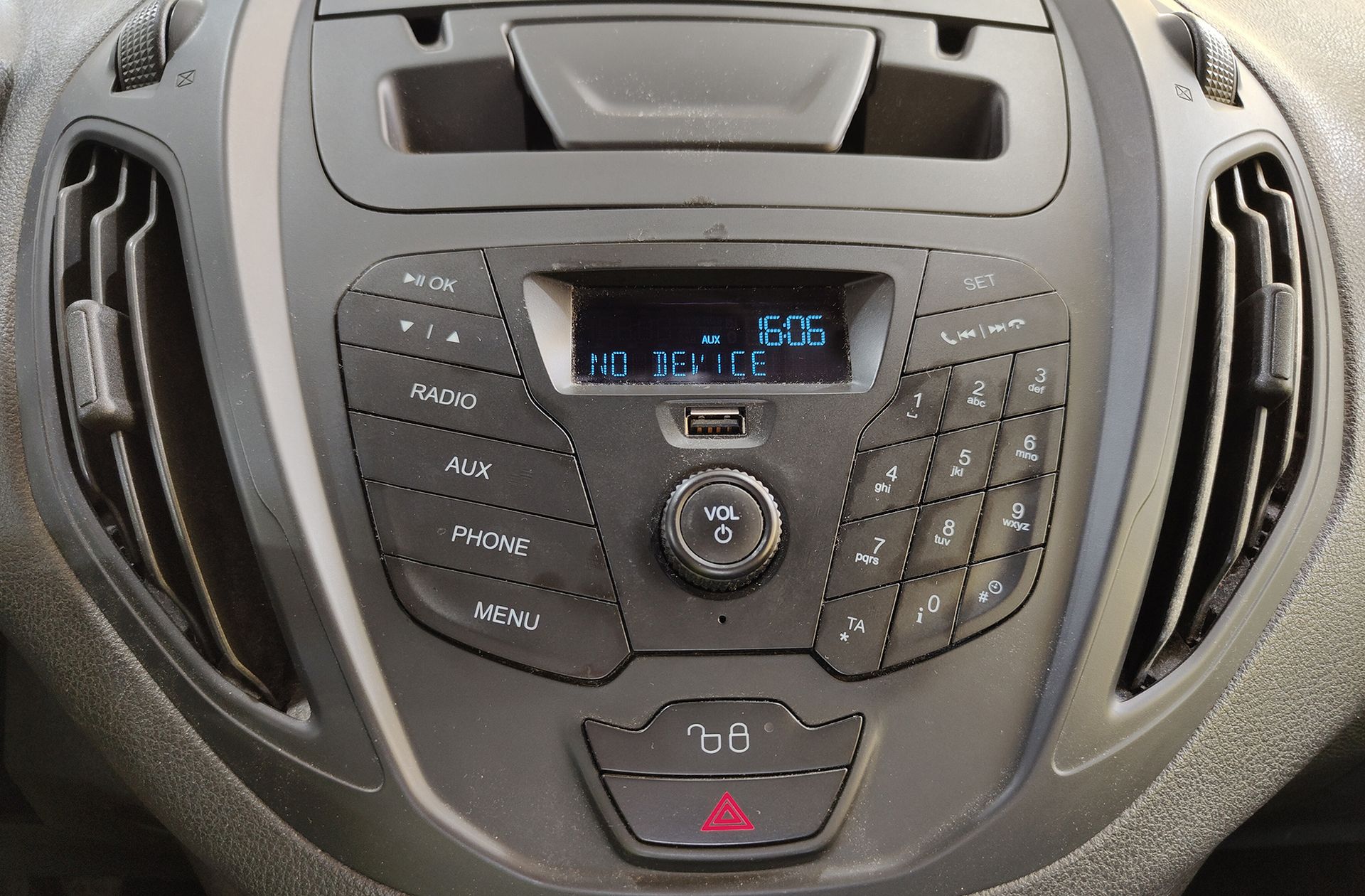 Ford Tourneo Courier 1.0 EcoBoost Ambiente - foto 24