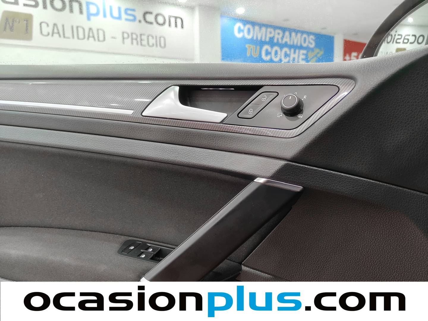 Foto Volkswagen Golf Volkswagen Golf Sport 2.0 TDI (150 CV) Pack R Line