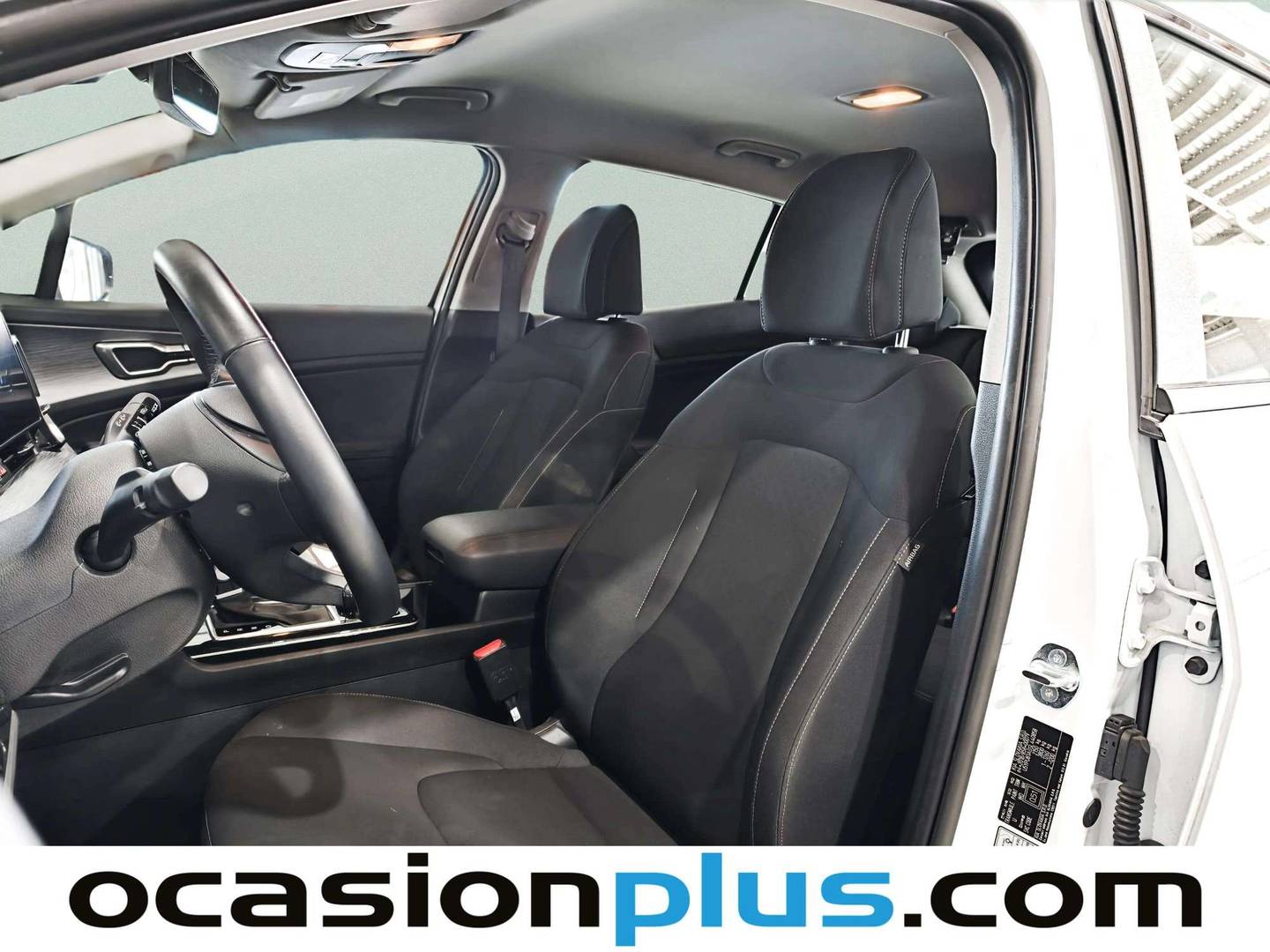 Foto asientos delanteros KIA Sportage Kia Sportage 1.6 CRDi MHEV Business 4x2 DCT (136 CV)