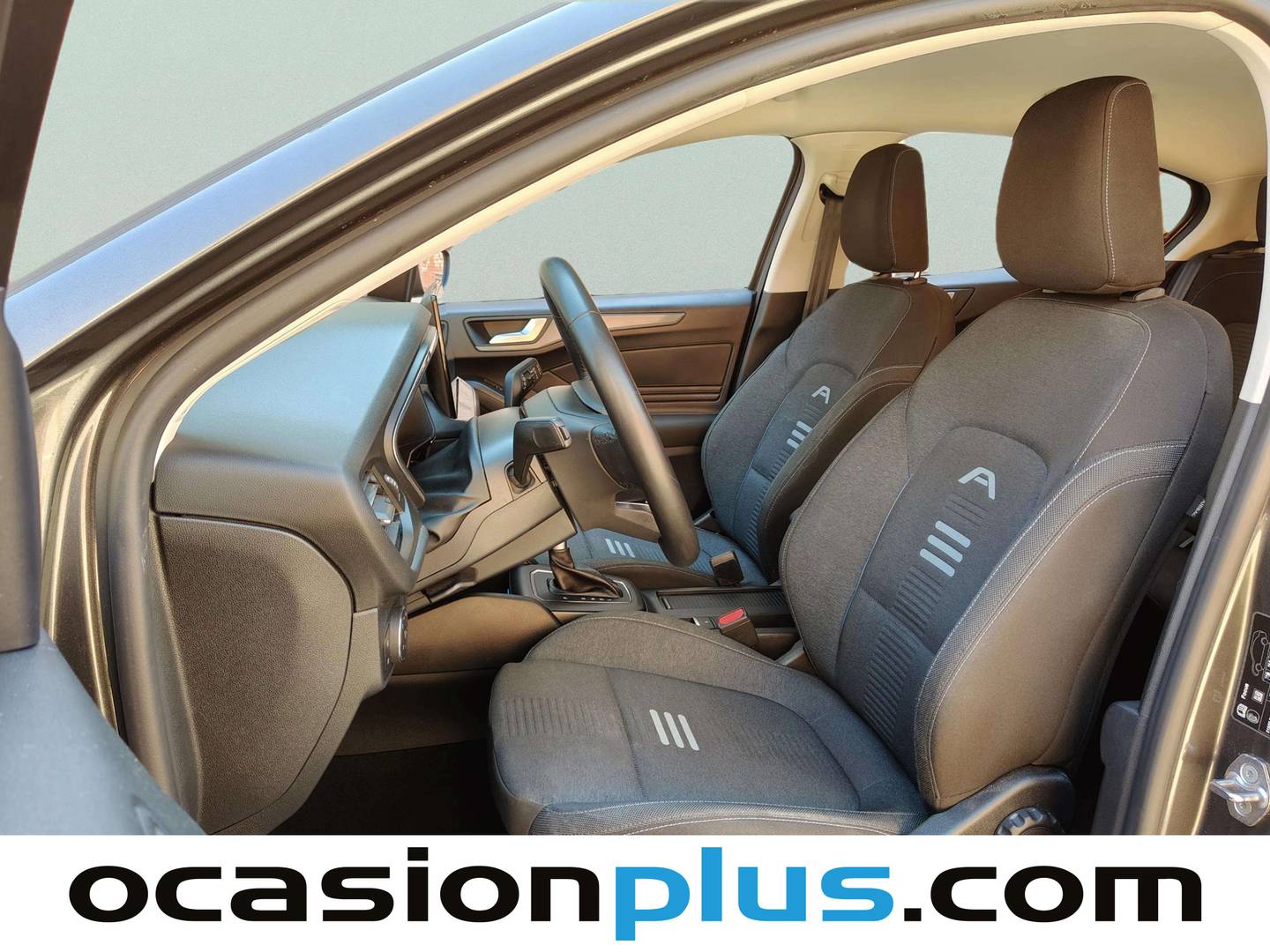 Foto asientos delanteros Ford Focus Ford Focus 1.0 Ecoboost MHEV Active Auto  (155 CV)