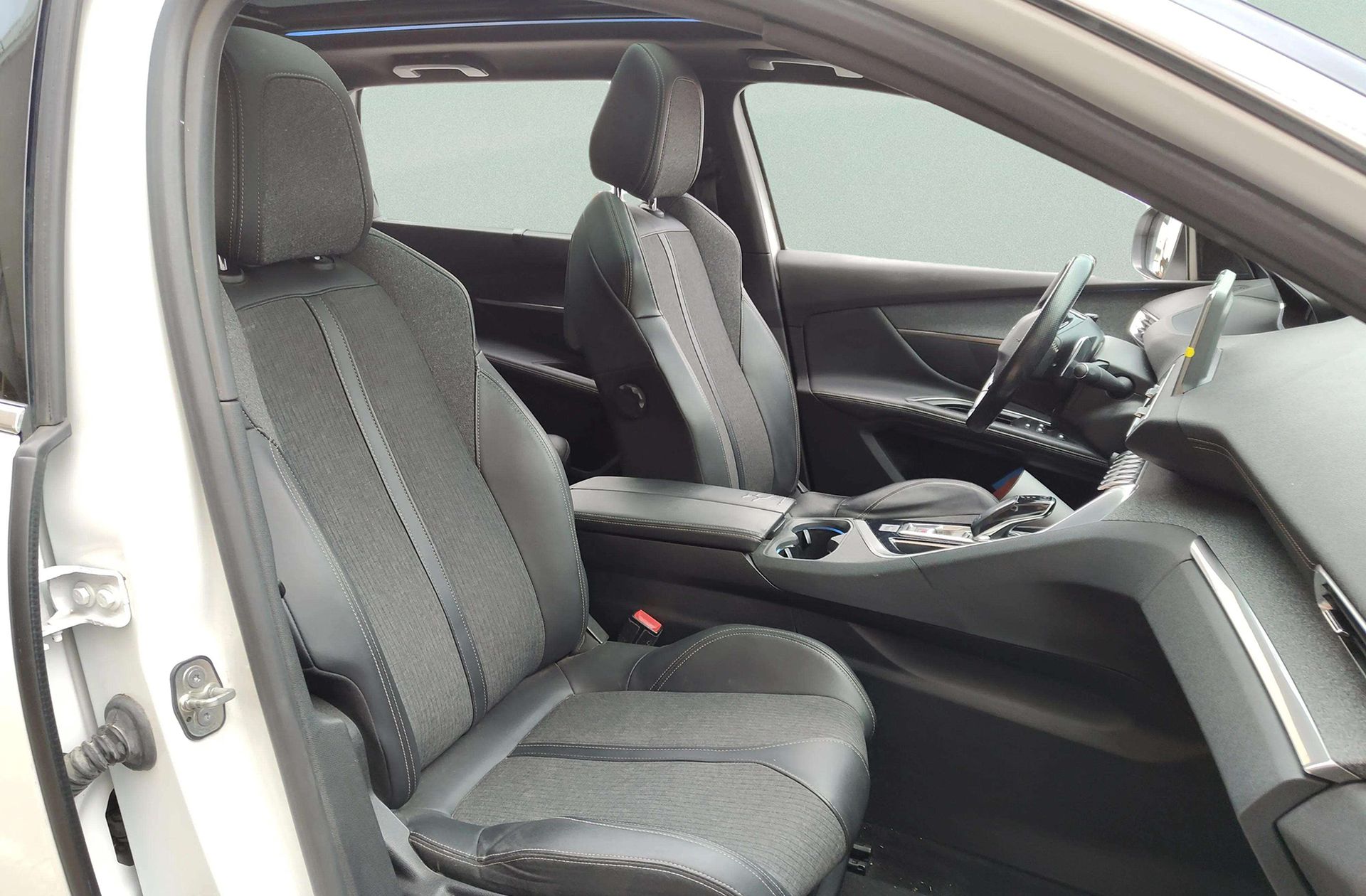 Peugeot 5008 PureTech 180 GT Line EAT8 7 plazas - foto 22