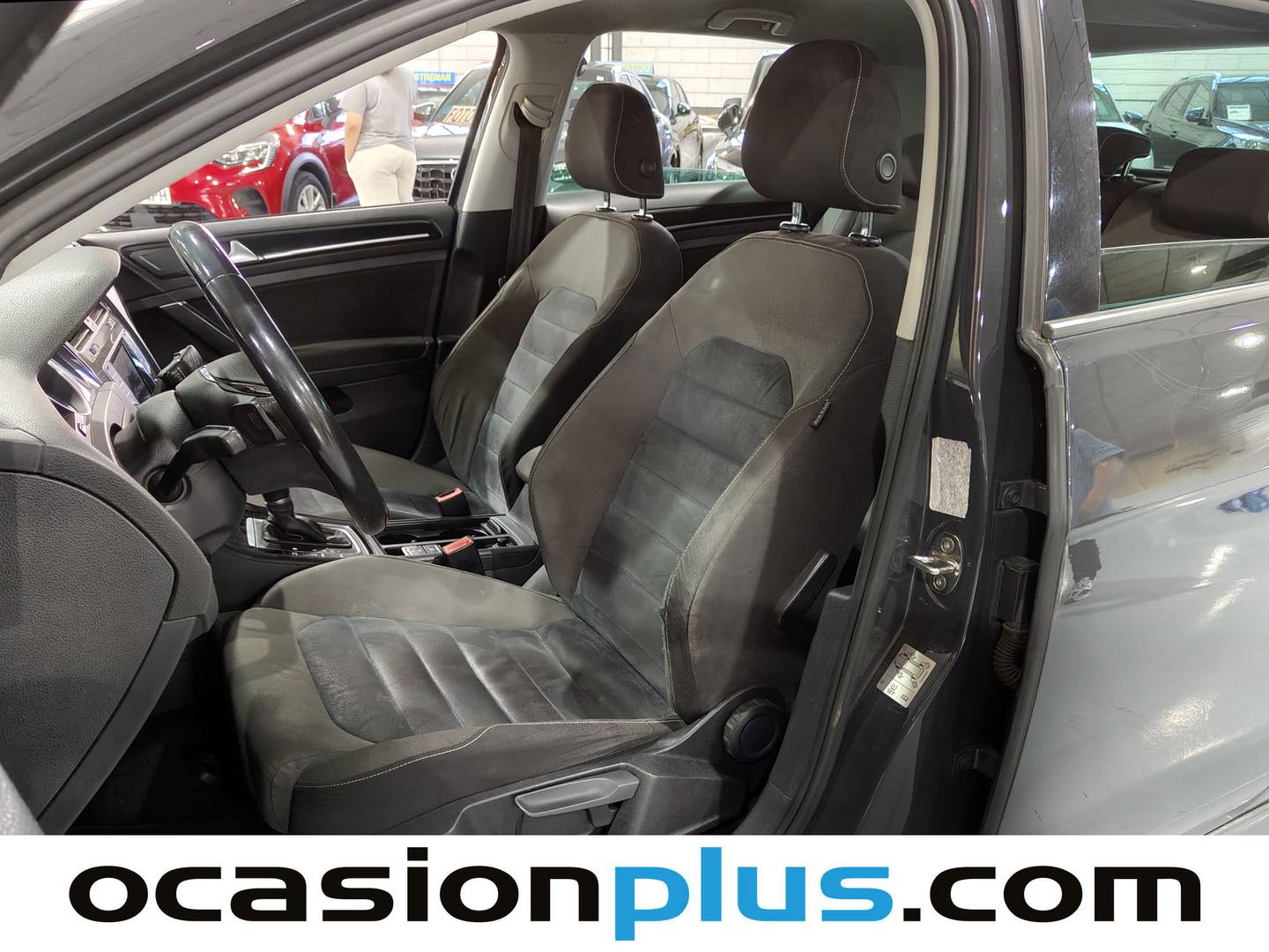 Foto asientos delanteros Volkswagen Golf Volkswagen Golf 1.4 TSI ACT Tech BMT  (140 CV) DSG