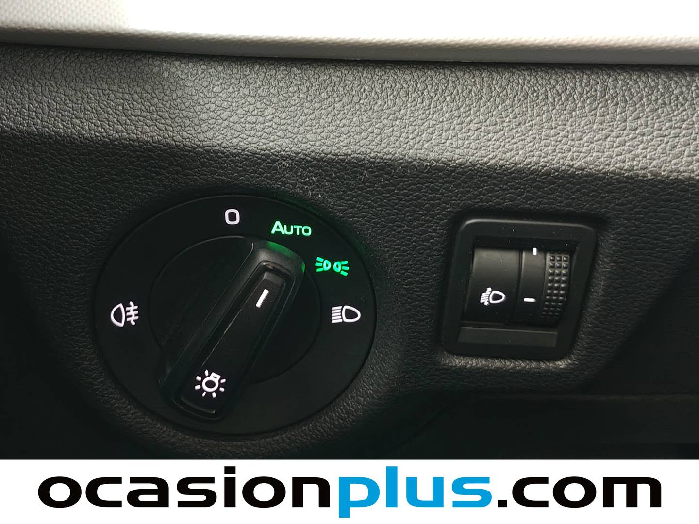 Skoda Kamiq Skoda Kamiq 1.0 TSI Ambition (95 CV) seminuevo