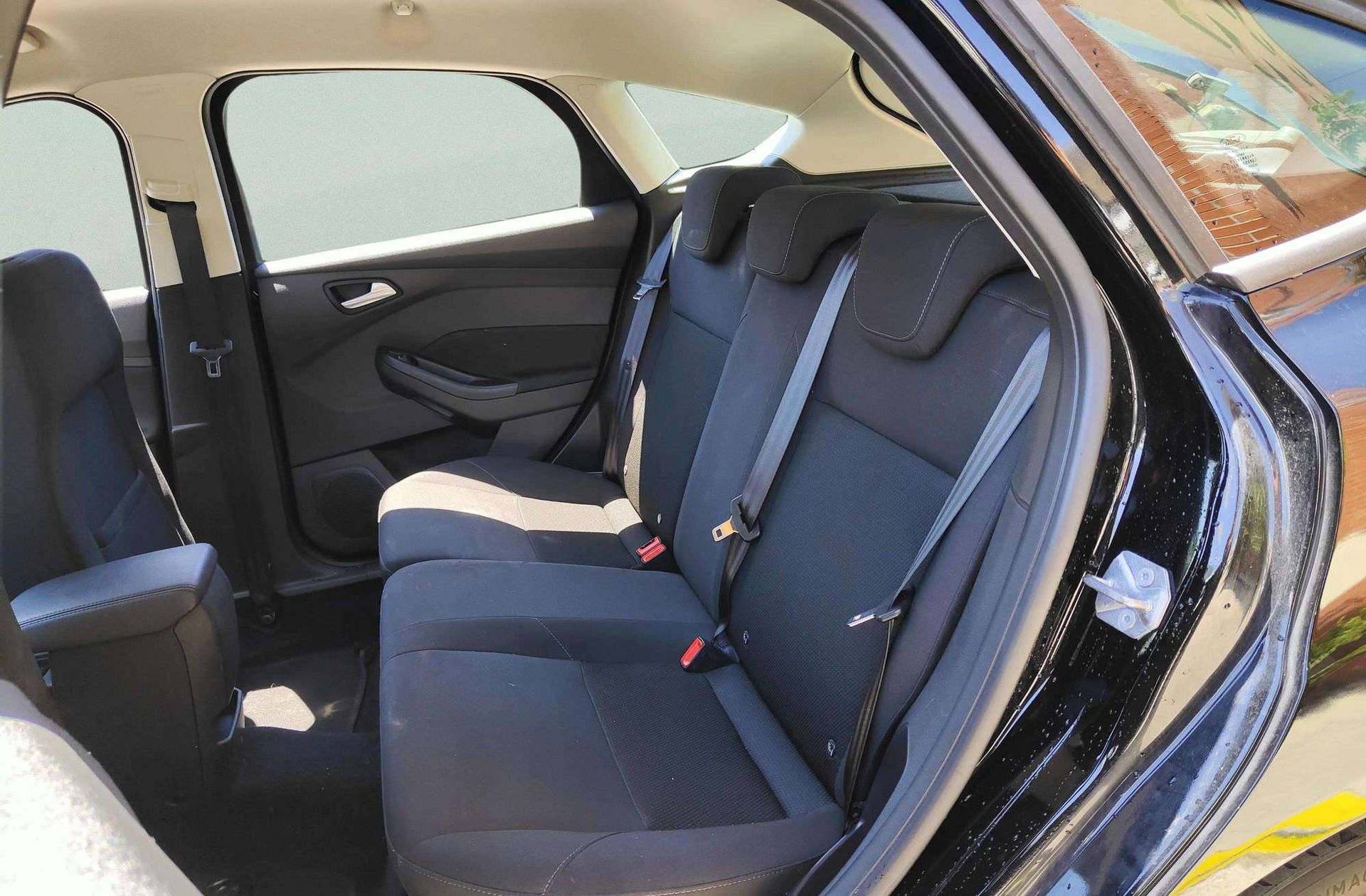 Ford Focus 1.0 EcoBoost Business - foto 11