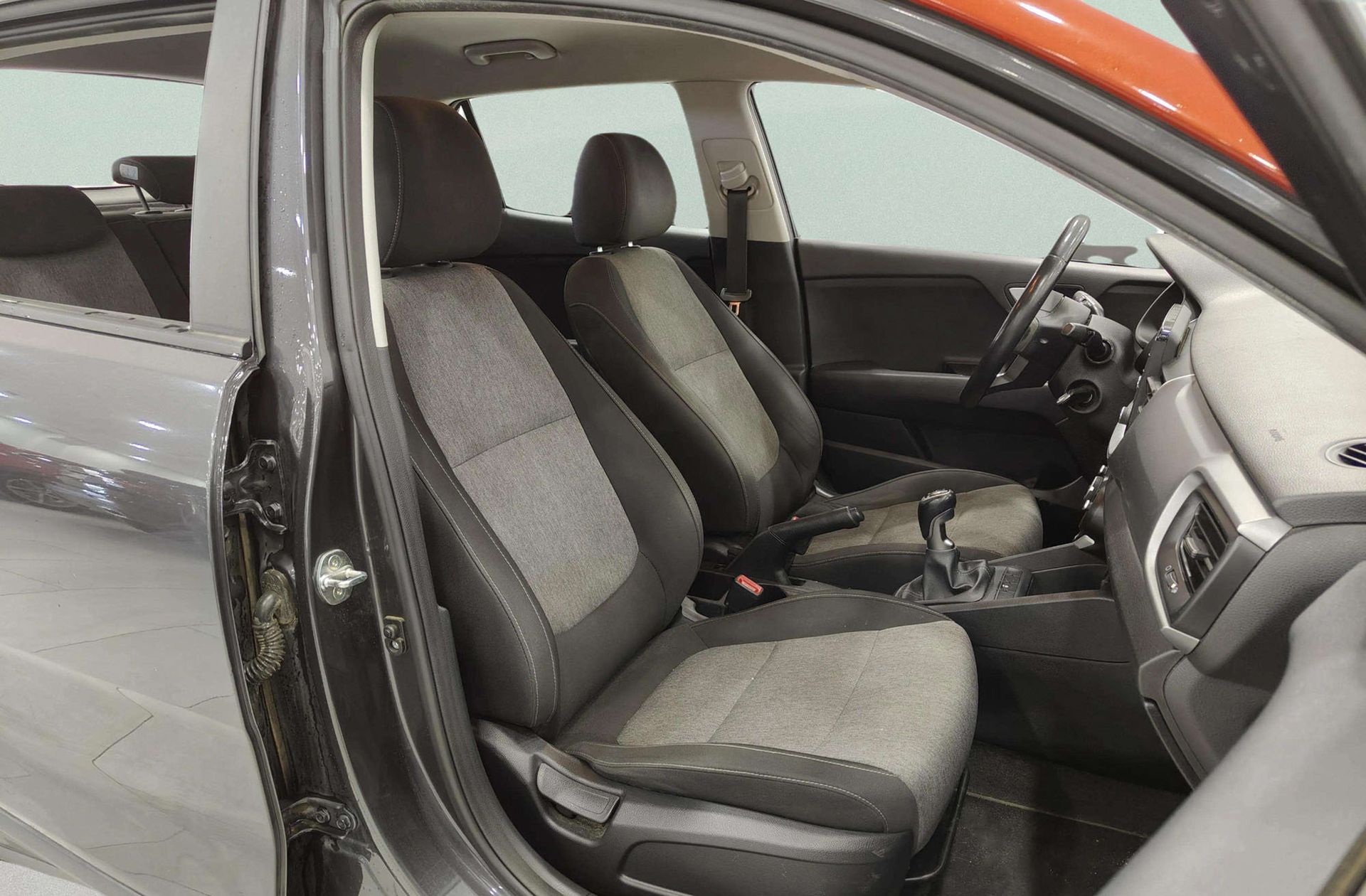 Kia Stonic 1.6 CRDi VGT Eco-D Concept - foto 15