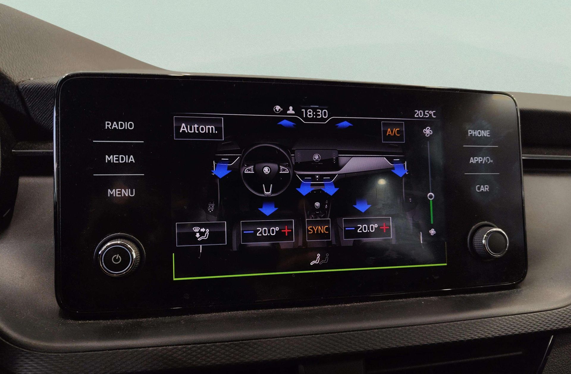 Škoda Scala 1.0 TSI Ambition - foto 35