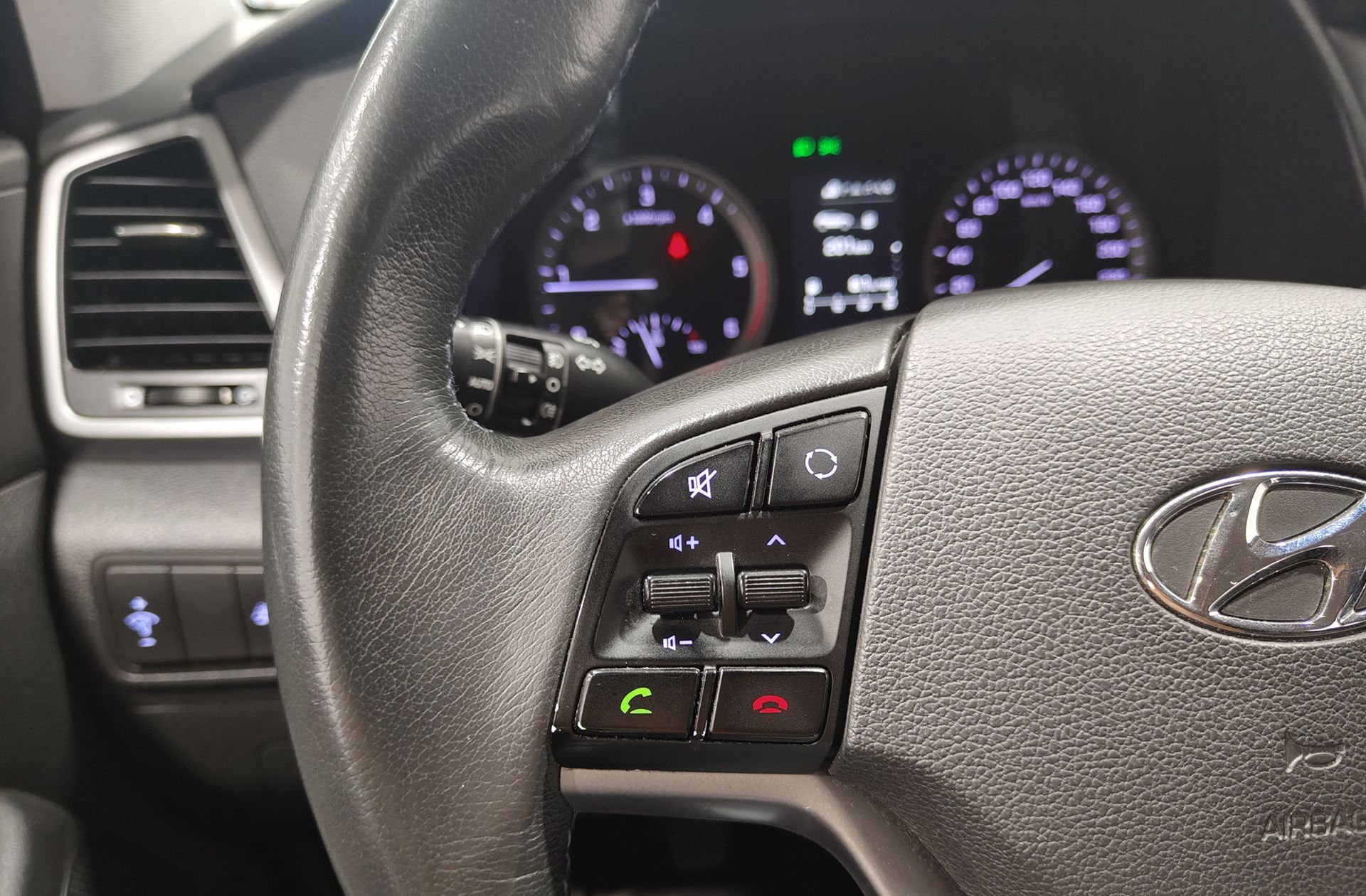 Hyundai Tucson 1.7 CRDi BlueDrive Tecno 4x2 - foto 30