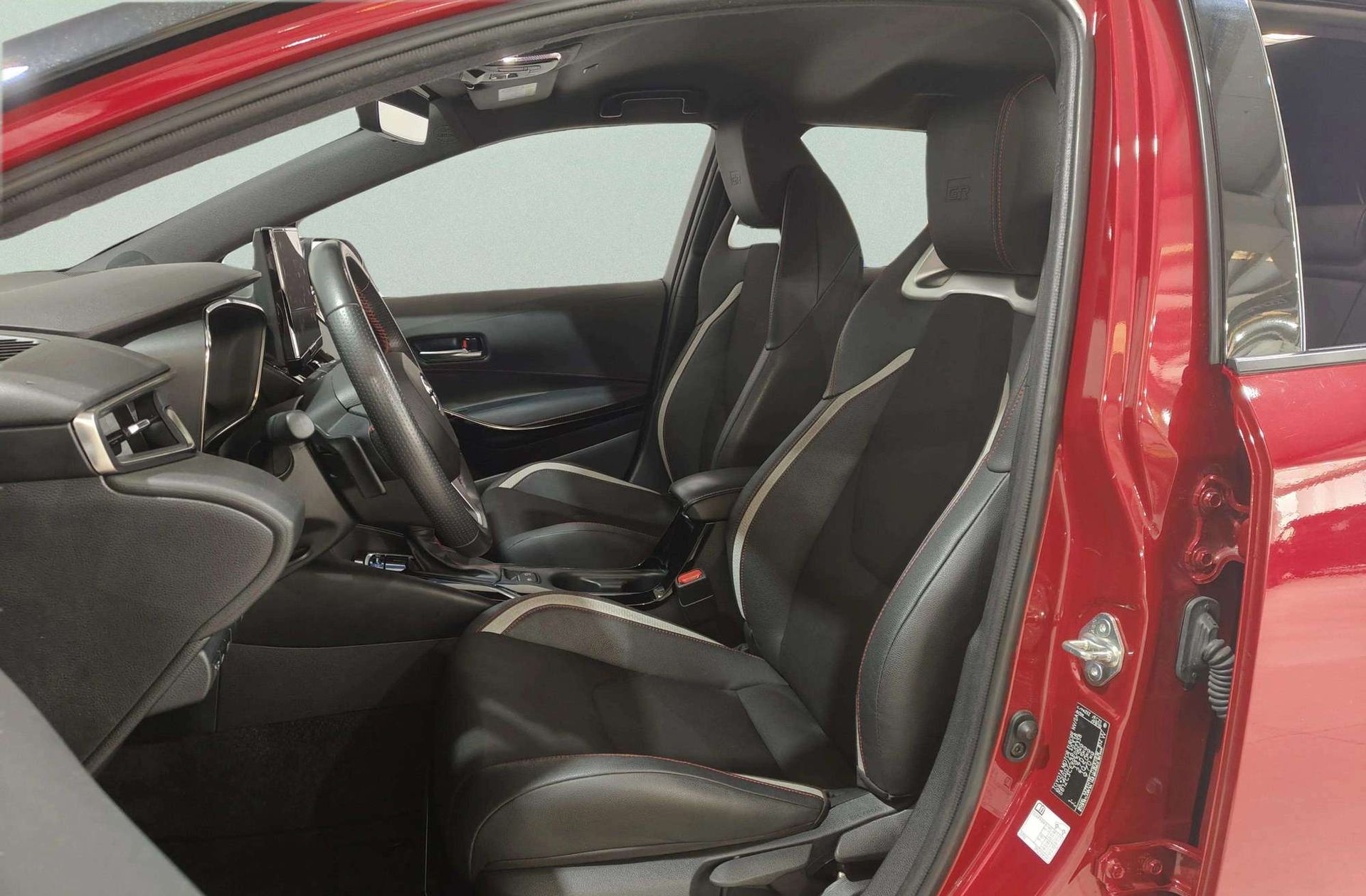Toyota Corolla 200H Touring Sports GR-Sport - foto 11