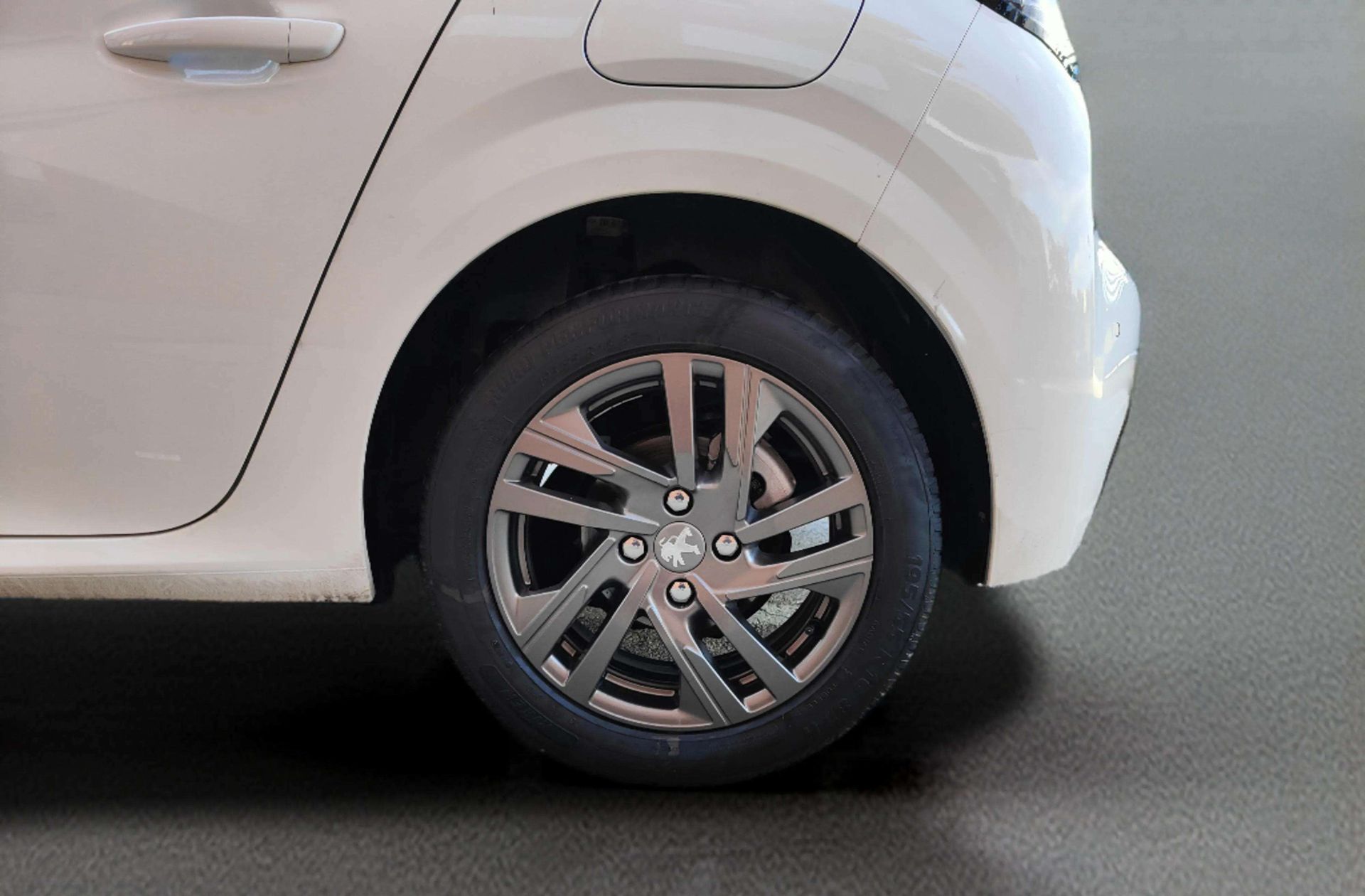 Peugeot 208 BlueHDi 100 Active Pack - foto 32
