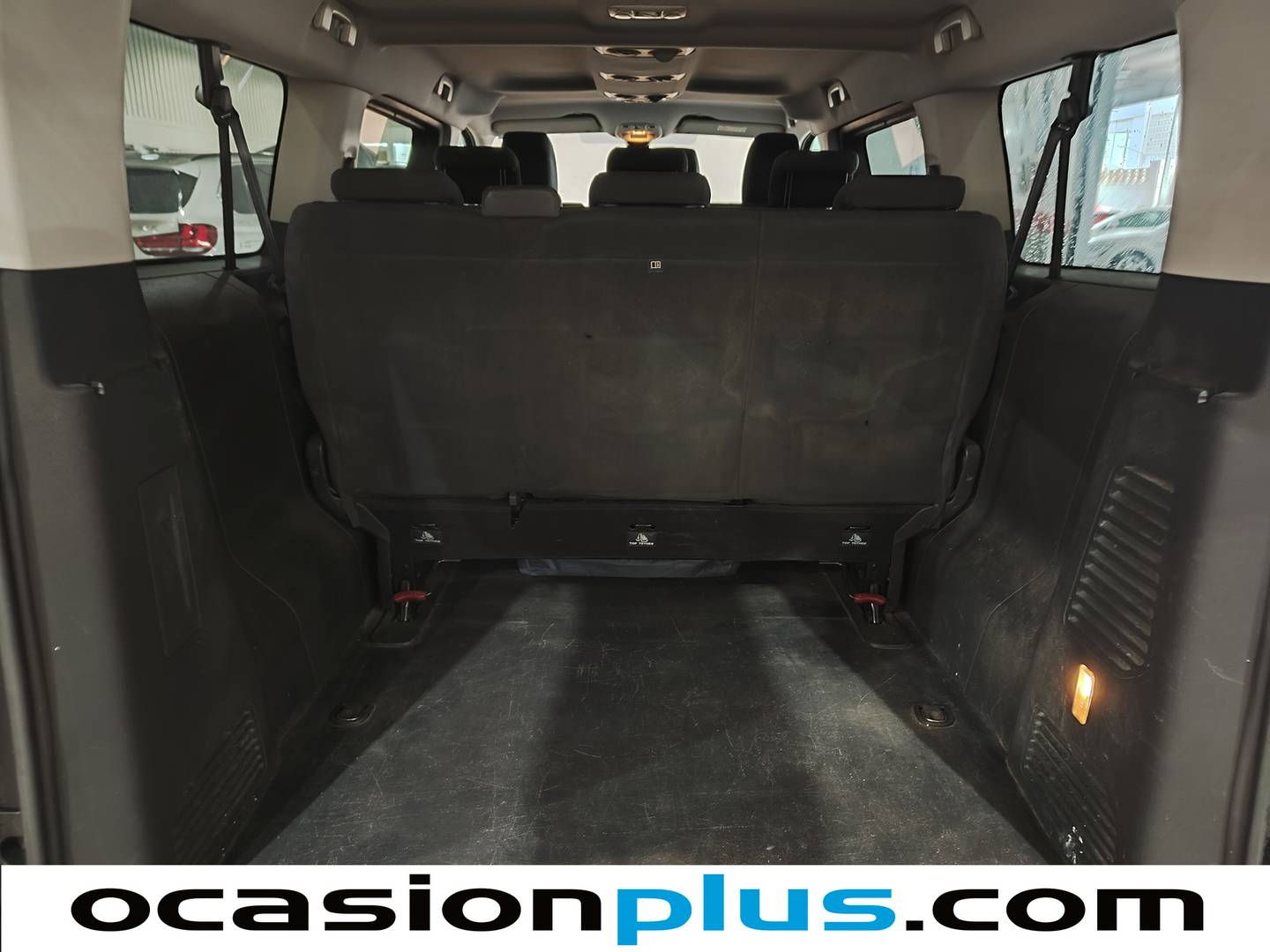 Foto Peugeot Traveller Peugeot Traveller 2.0 BlueHDi Business Long EAT8 (180 CV) 9 Plazas