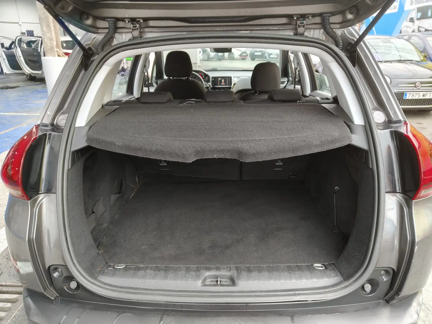 Foto Peugeot 2008 Peugeot 2008 BlueHDi 100 S&S Active (100 CV)