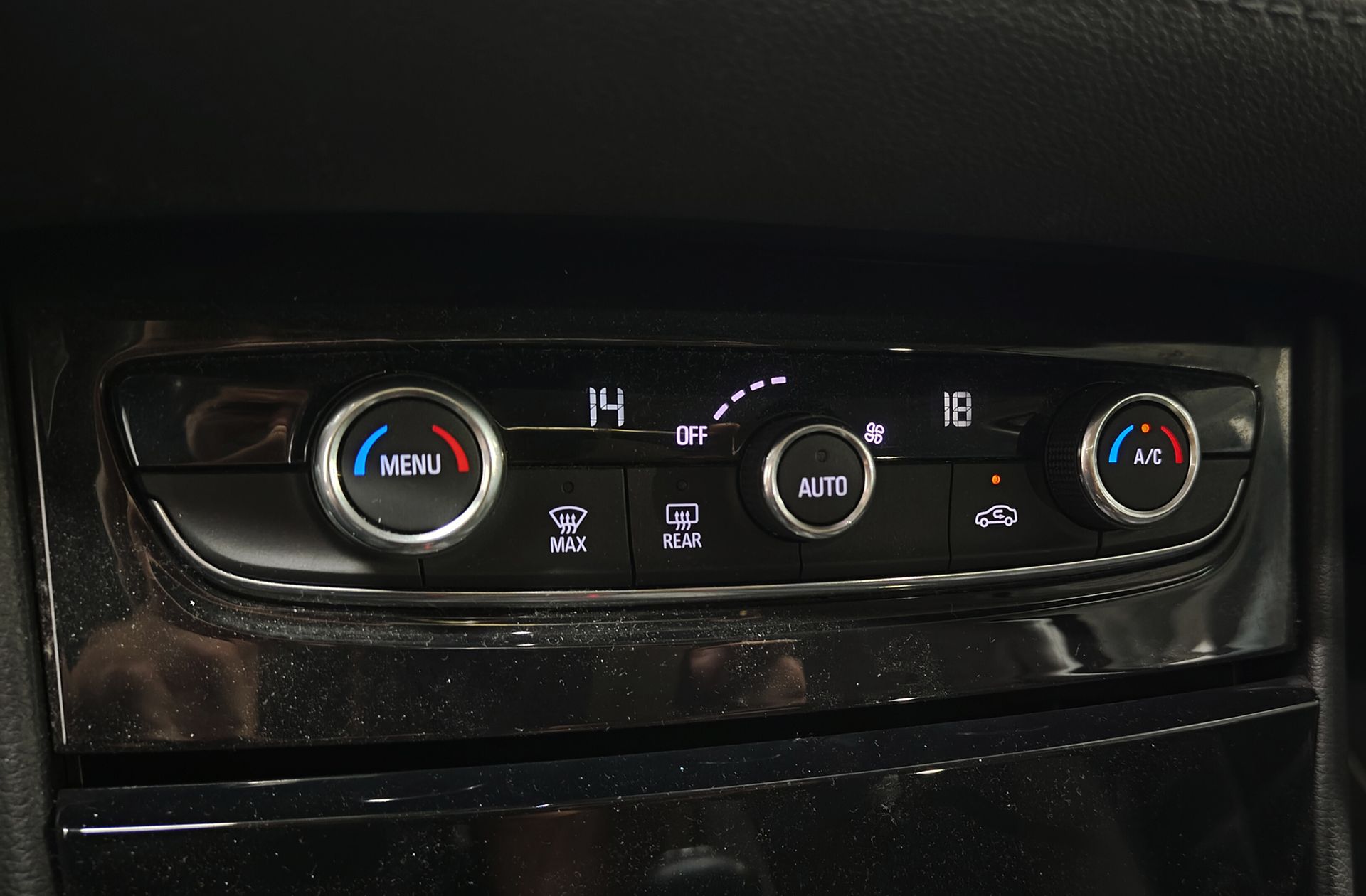Opel Grandland 1.2 Turbo ecoTEC Excellence - foto 31