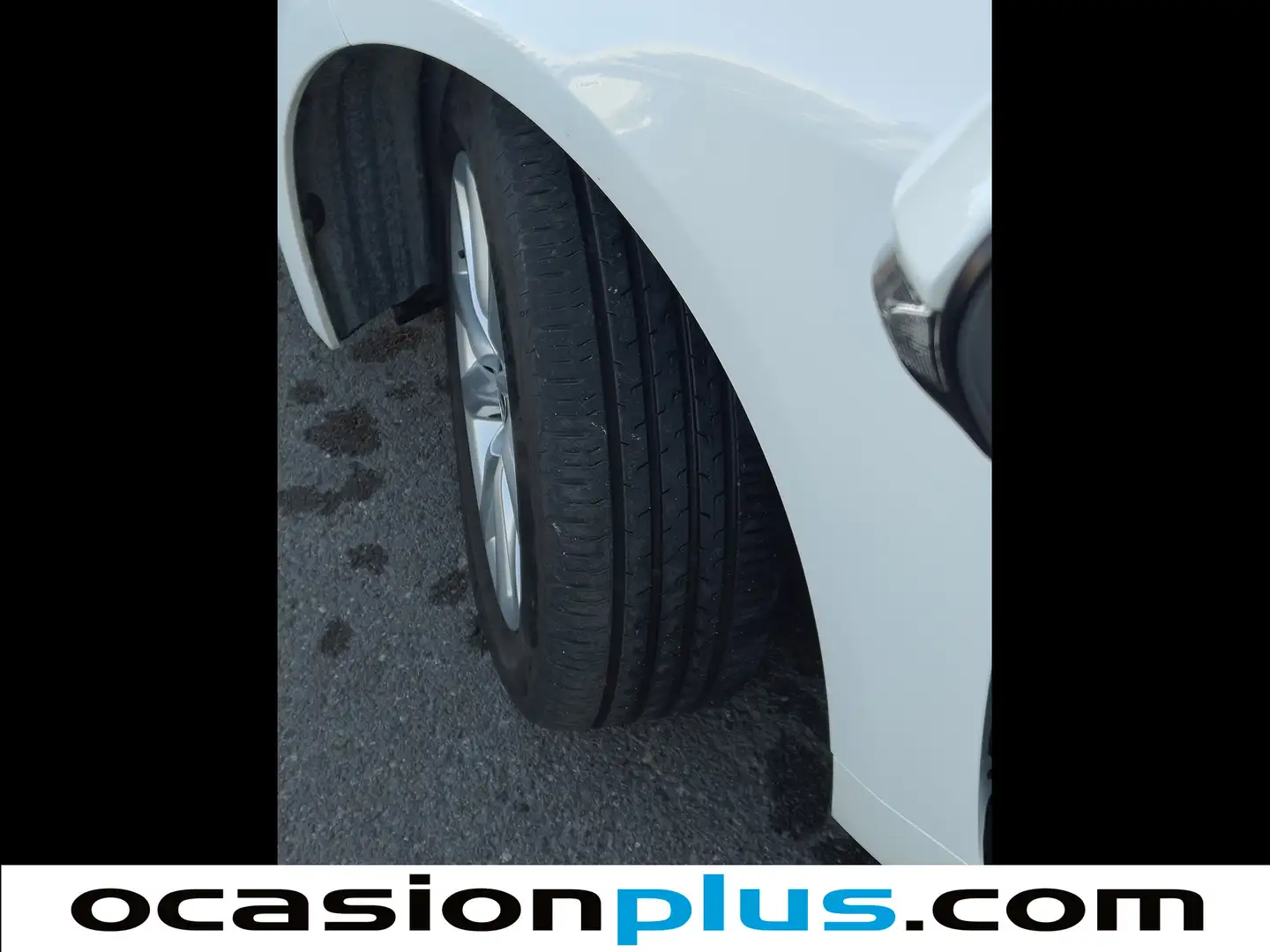 Foto Toyota Corolla Toyota Corolla Touring Sport 140H Business (140 CV)