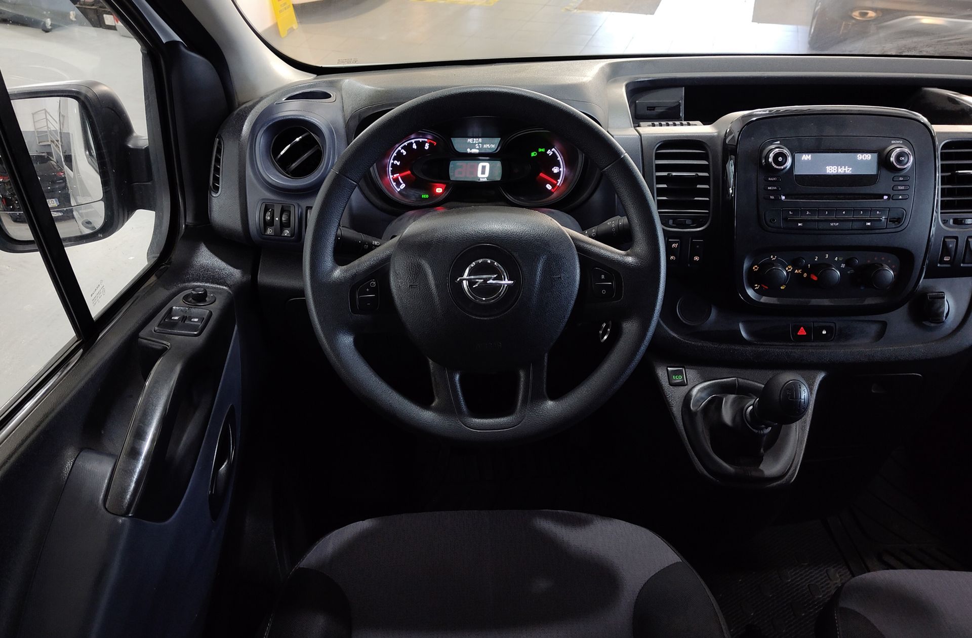 Opel Vivaro Combi 1.6 CDTI Biturbo 27 L1 9 plazas - foto 17