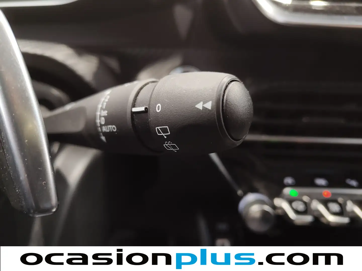 Foto Peugeot 2008 Peugeot 2008 PureTech 130 S&S Allure Pack EAT8 (130 CV)