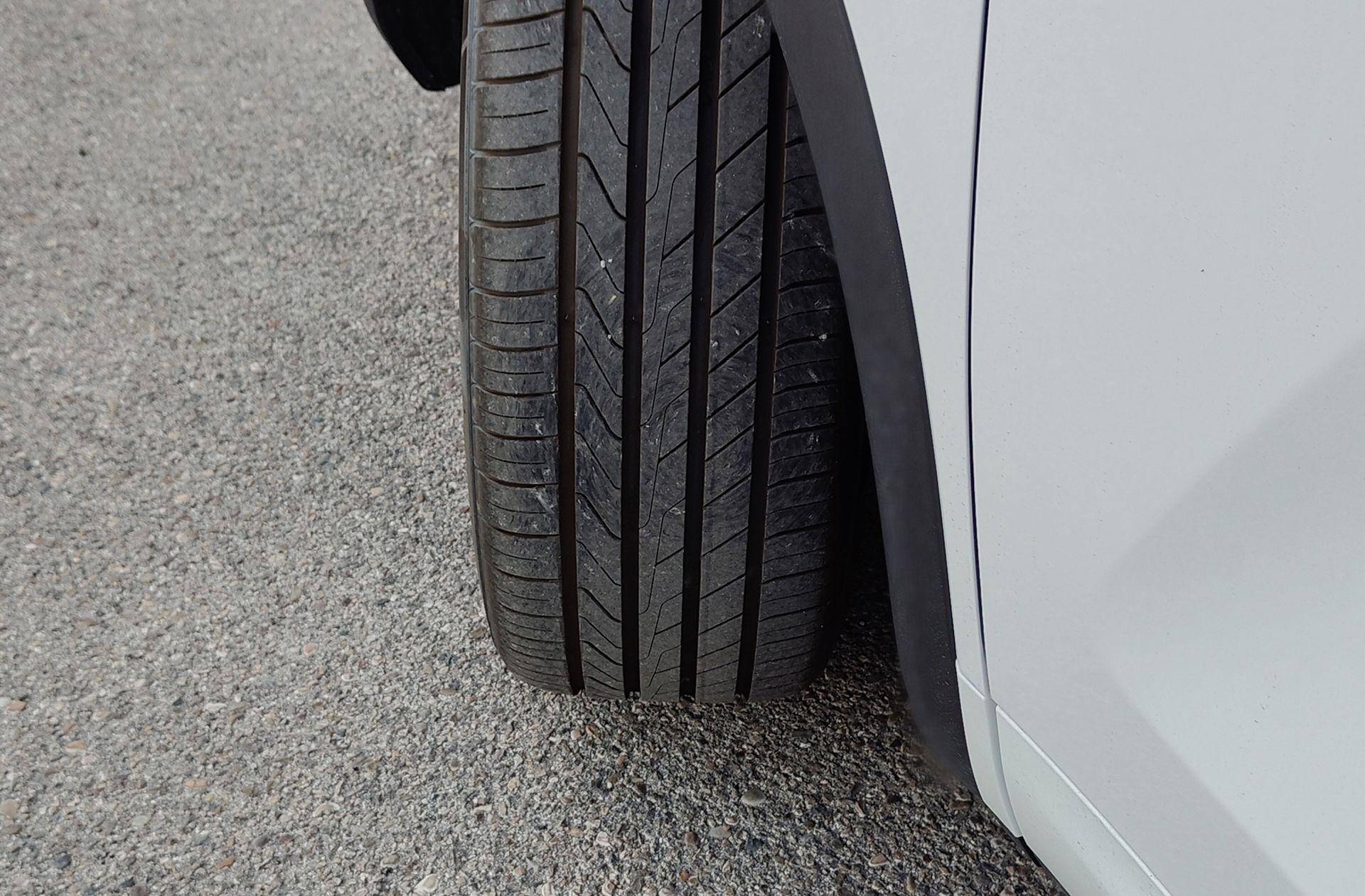 Geely Starray EM-i 1.5 PHEV Pro - foto 38