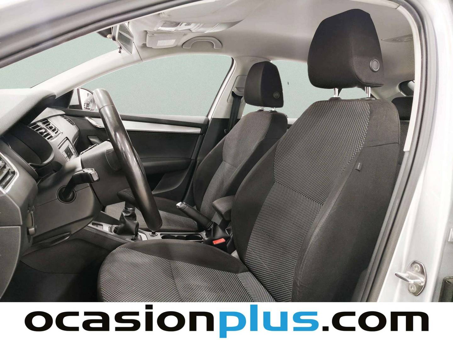 Foto asientos delanteros Skoda Octavia Skoda Octavia 2.0 TDI CR Ambition (150 CV)