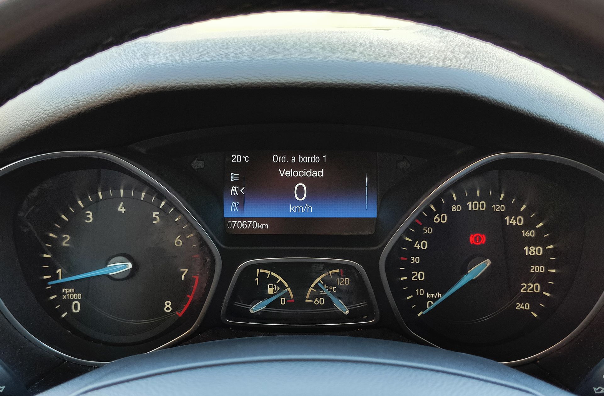 Ford Focus 1.0 EcoBoost Titanium - foto 20