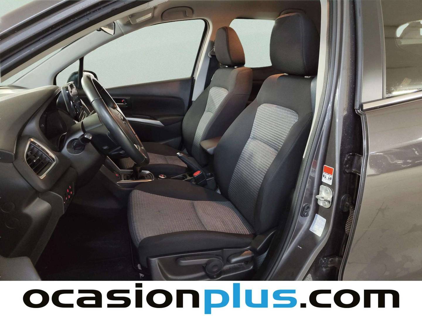 Foto asientos delanteros Suzuki S-Cross Suzuki S-Cross 1.4T Mild Hybrid S2 4WD (129 CV)