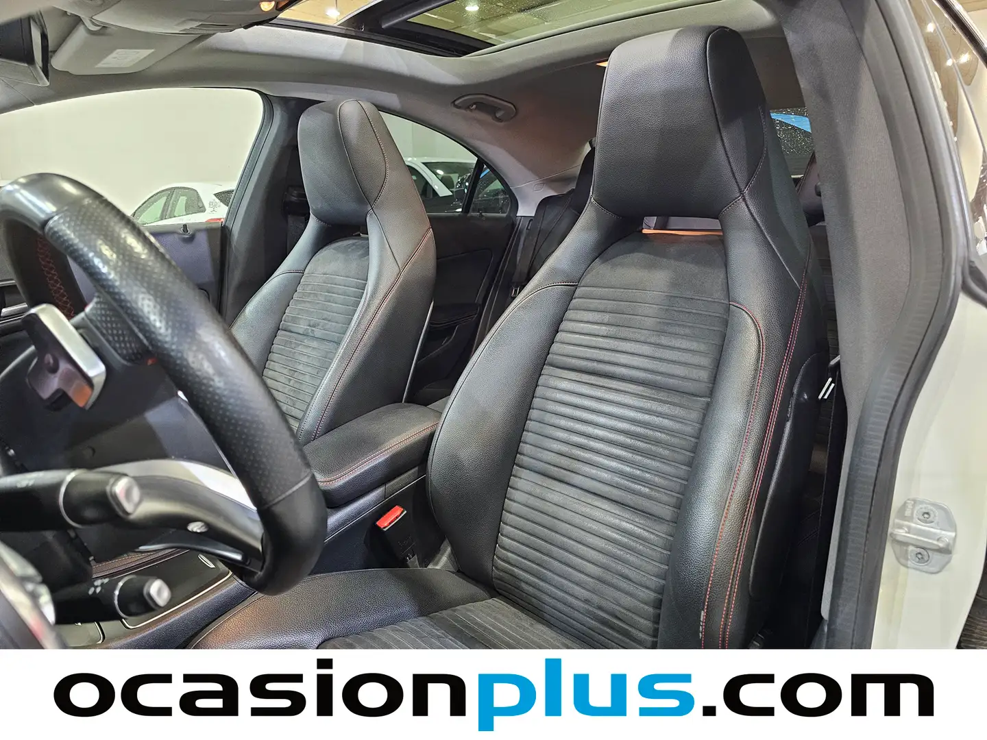 Foto Mercedes CLA Mercedes-Benz CLA 200 d (136 CV) PACK AMG