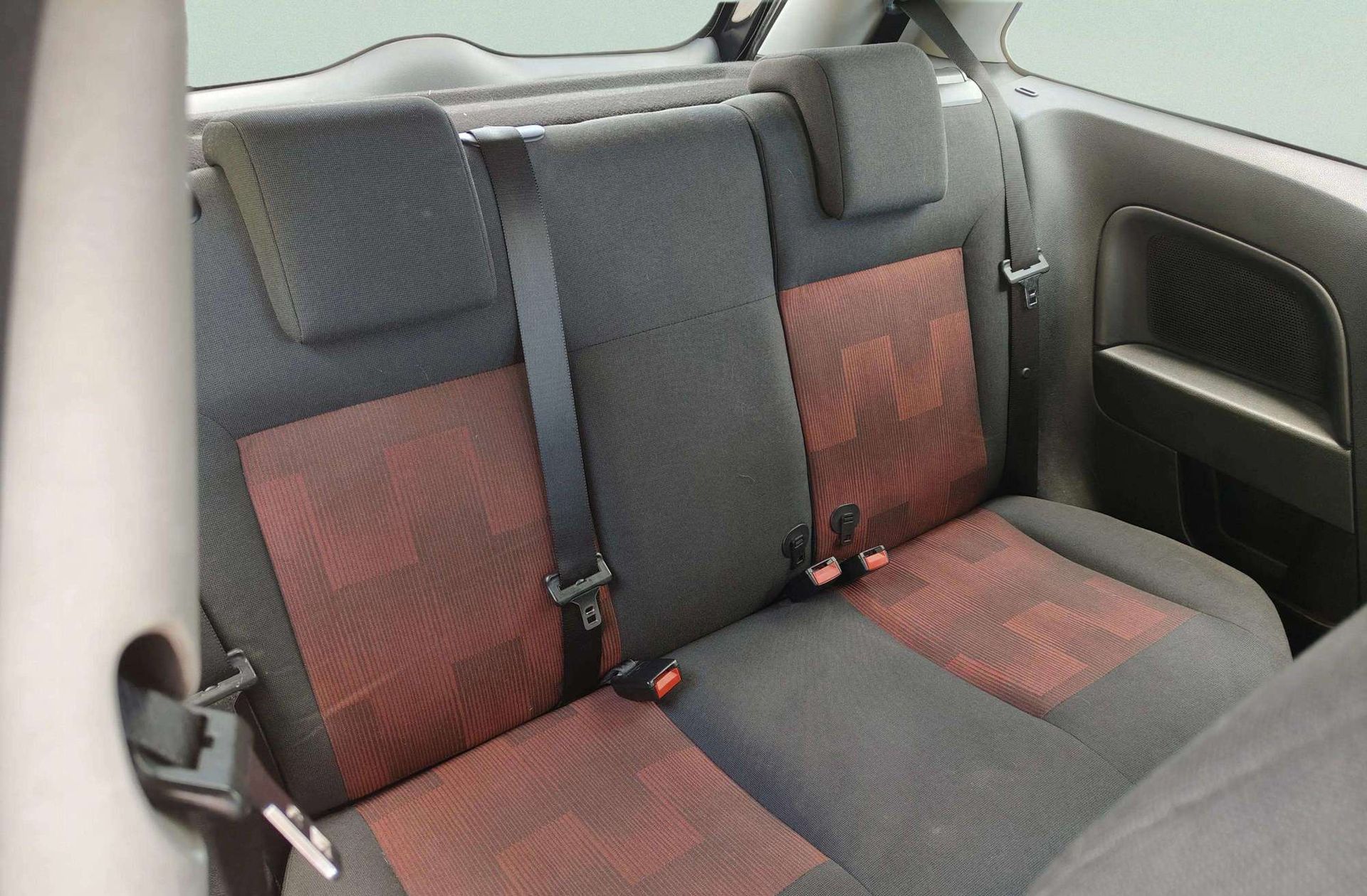 Ford Fiesta 1.6 TDCi Coupé Trend - foto 12
