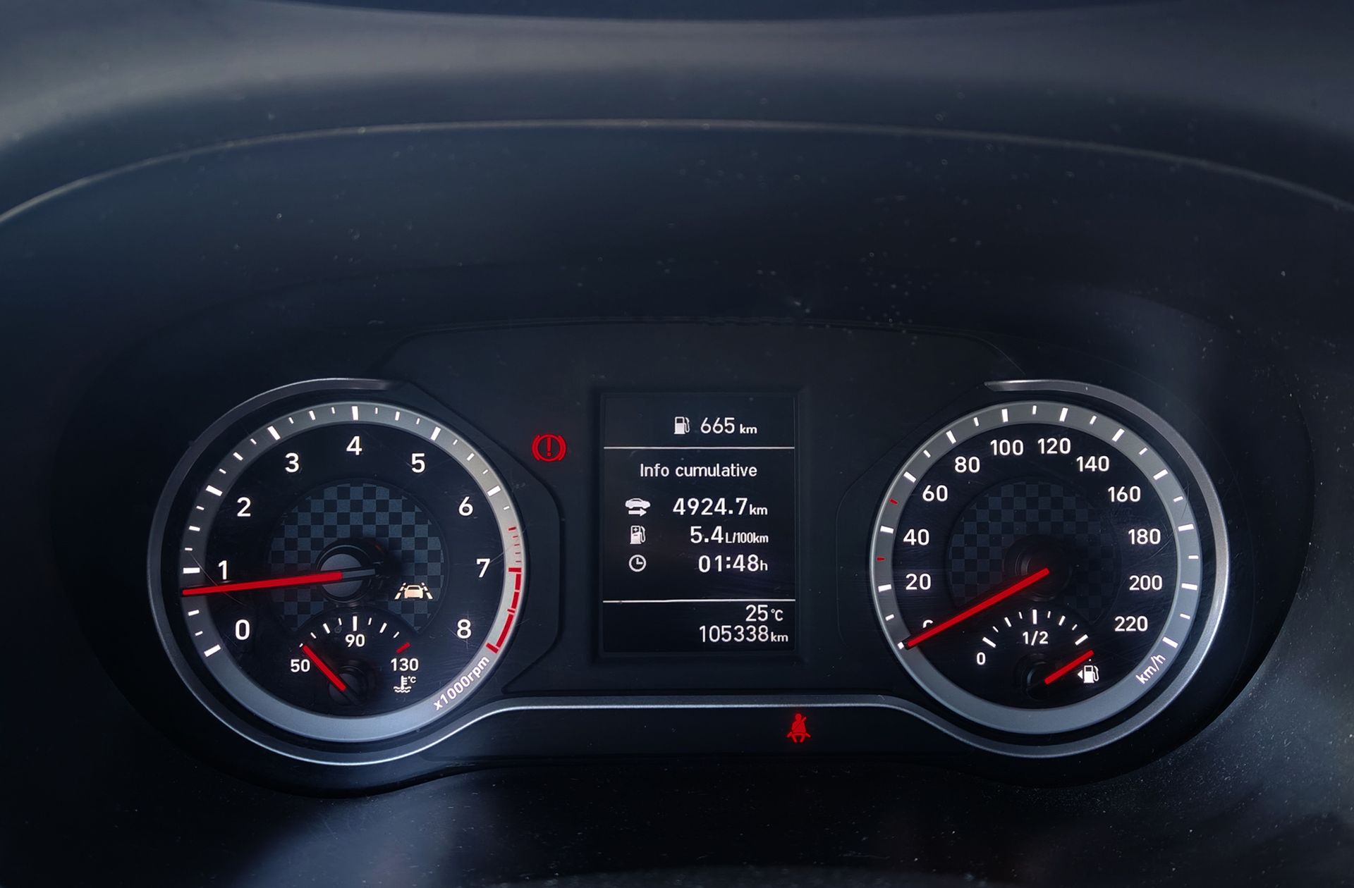 Hyundai i10 1.0 Essence - foto 18