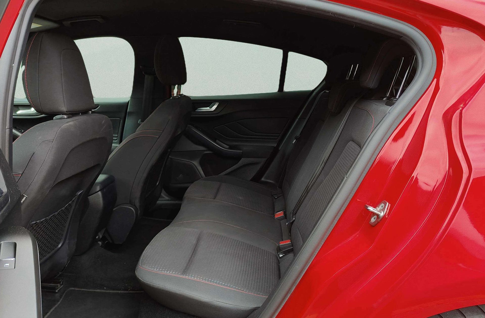 Ford Focus 1.5 EcoBoost ST-Line - foto 13