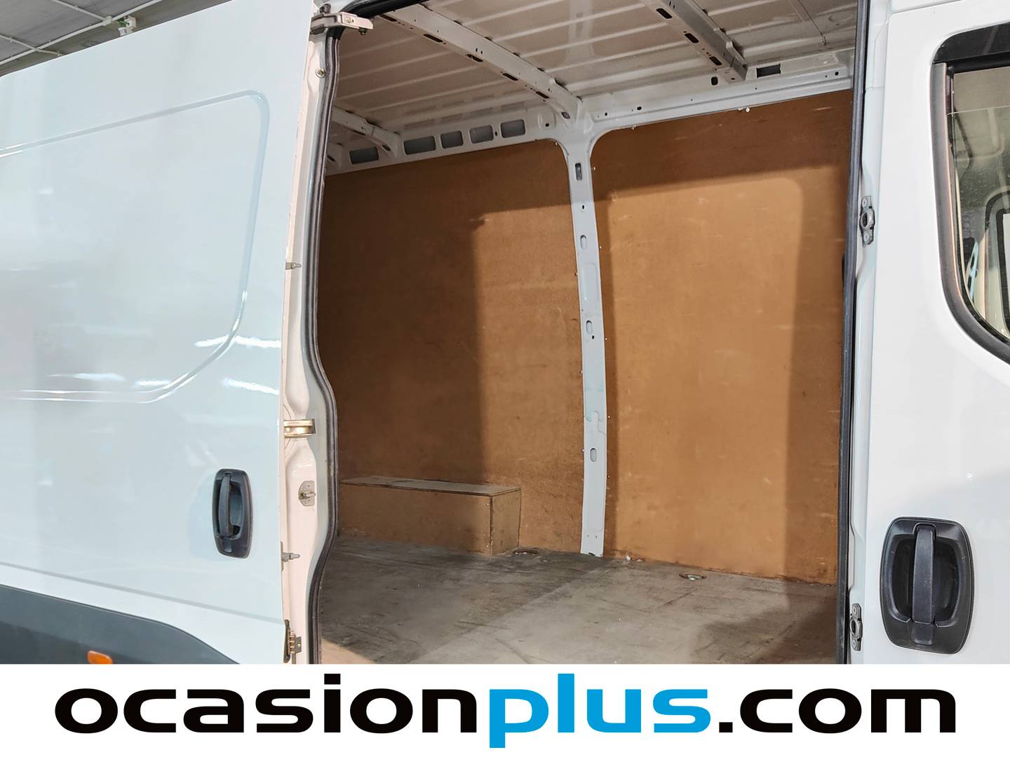 Iveco Daily Iveco Daily Furgon 35 S 16 V 3520L/H2 (156 CV) km 0