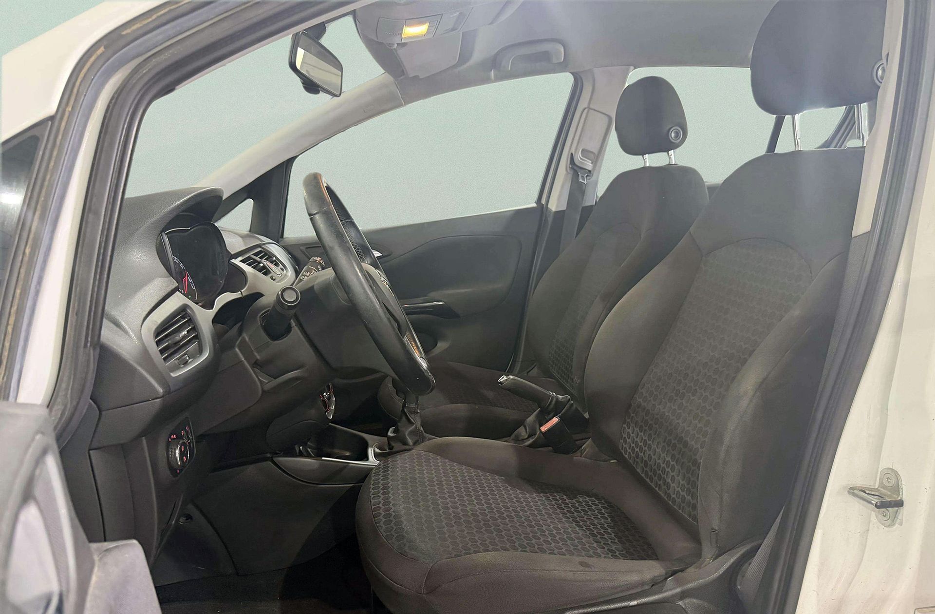 Opel Corsa 1.4 Selective - foto 9