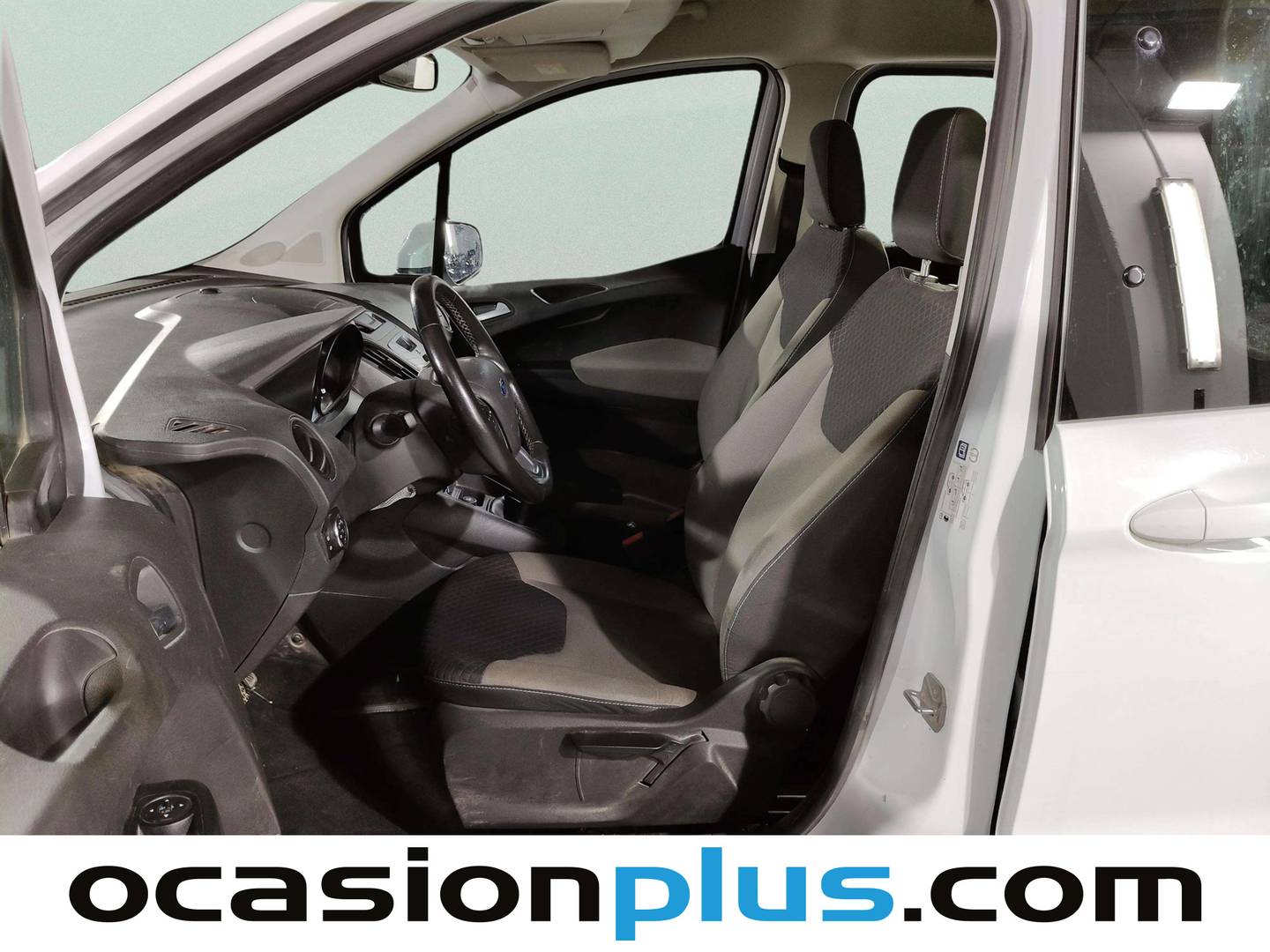 Foto asientos delanteros Ford Transit Courier Ford Transit Courier Kombi 1.5 TDCi Trend (100 CV)