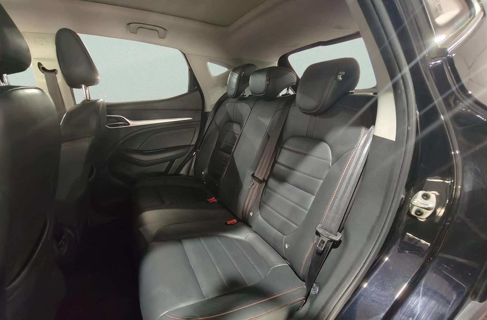 MG ZS 1.0T Luxury - foto 15