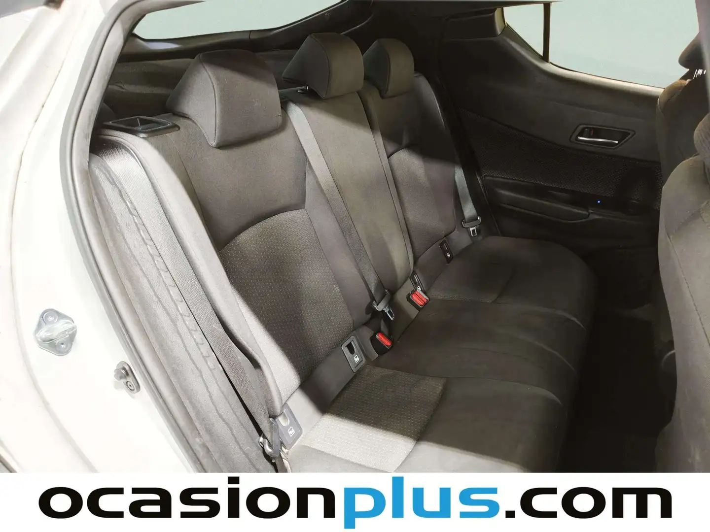 Foto Toyota C-HR Toyota C-HR 1.8 125H Advance (122 CV)