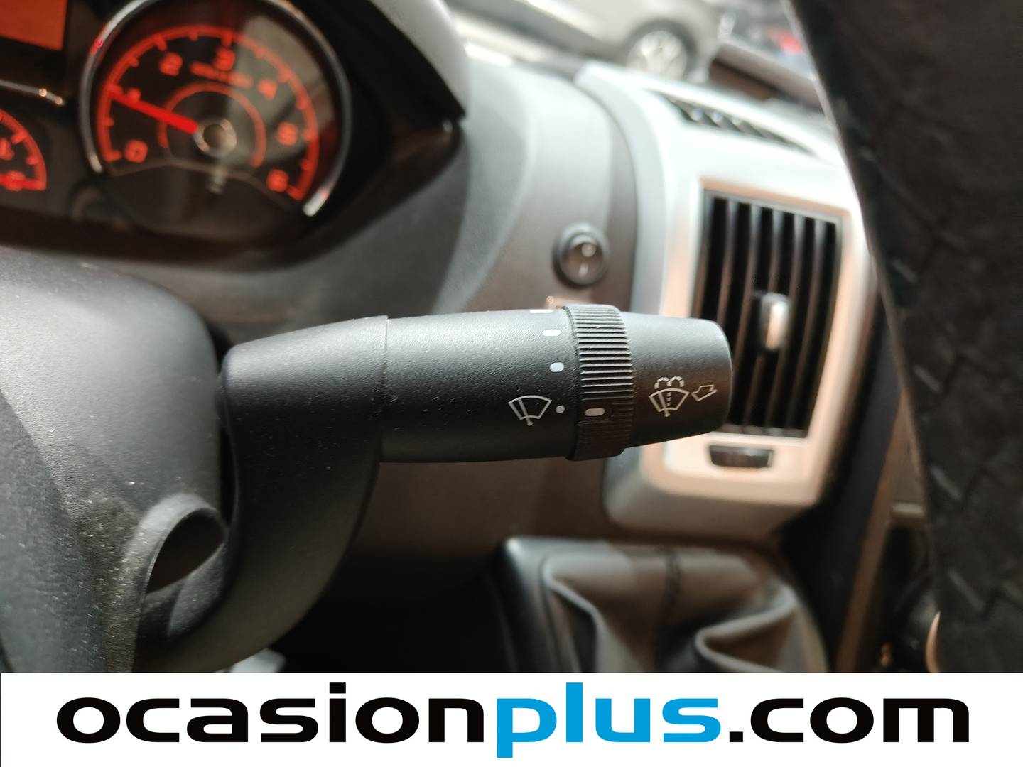 Foto Burstner BT5902 Burstner BT5902 BT5902 Travel Van T-590 (150 CV) 4 Plazas