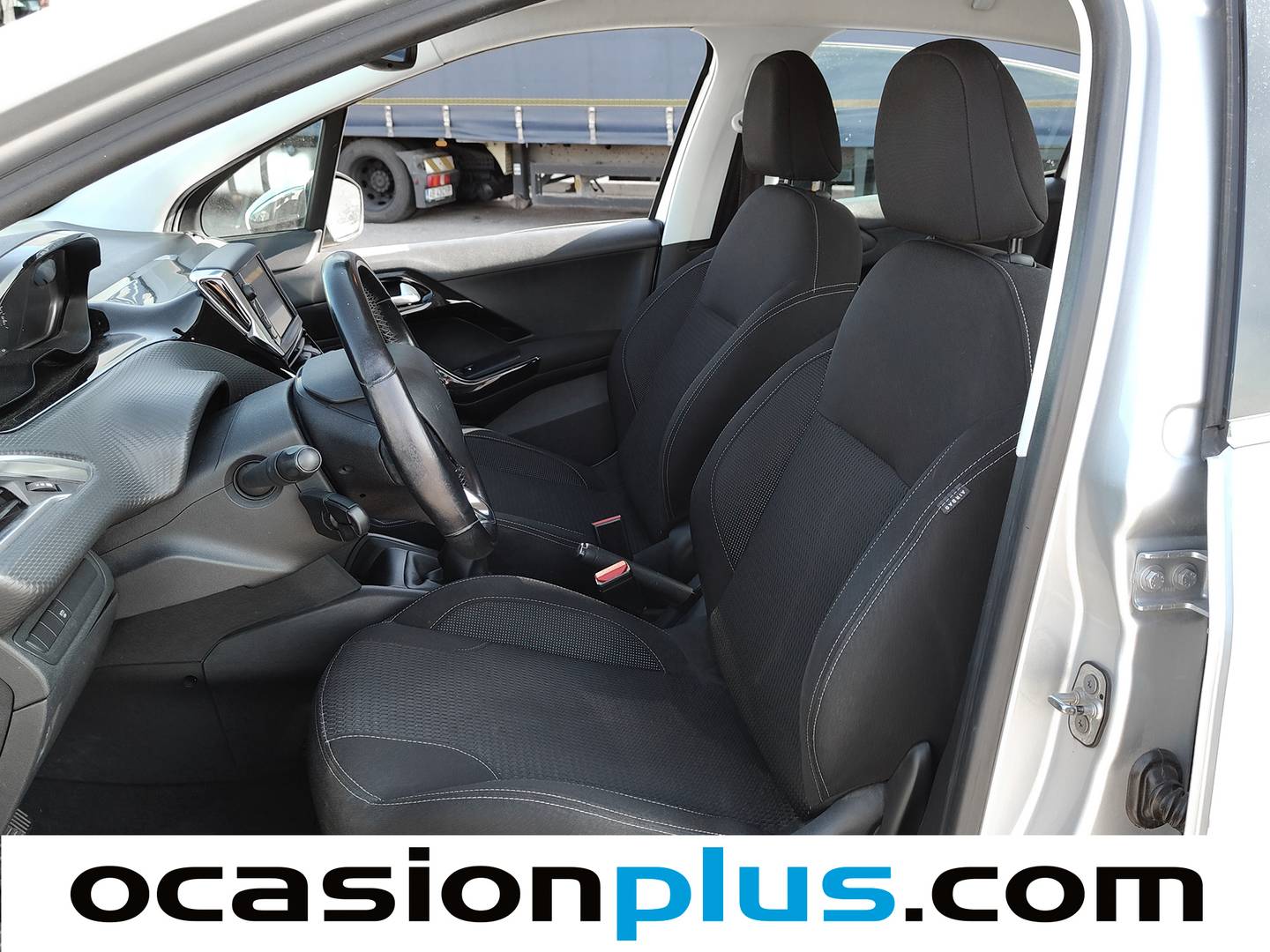 Foto asientos delanteros Peugeot 208 Peugeot 208 1.2L PureTech Allure (110 CV)