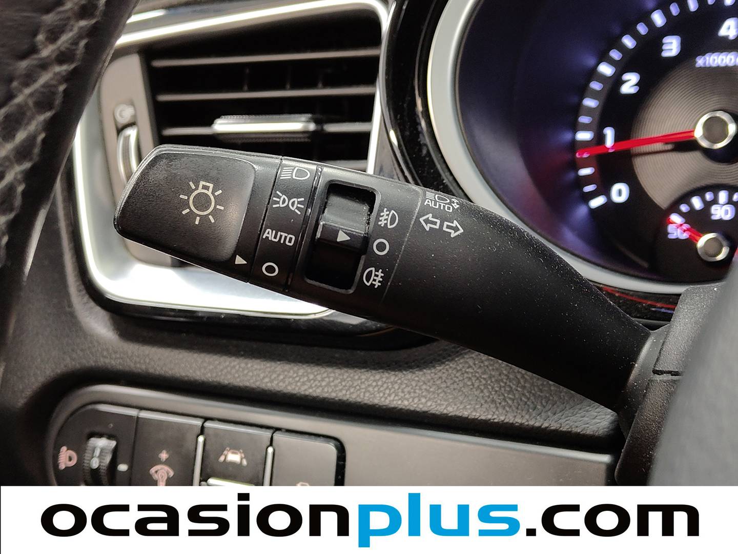 Paquetes del KIA Ceed KIA Ceed 1.4 T-GDi Launch Edition DCT (140 CV)