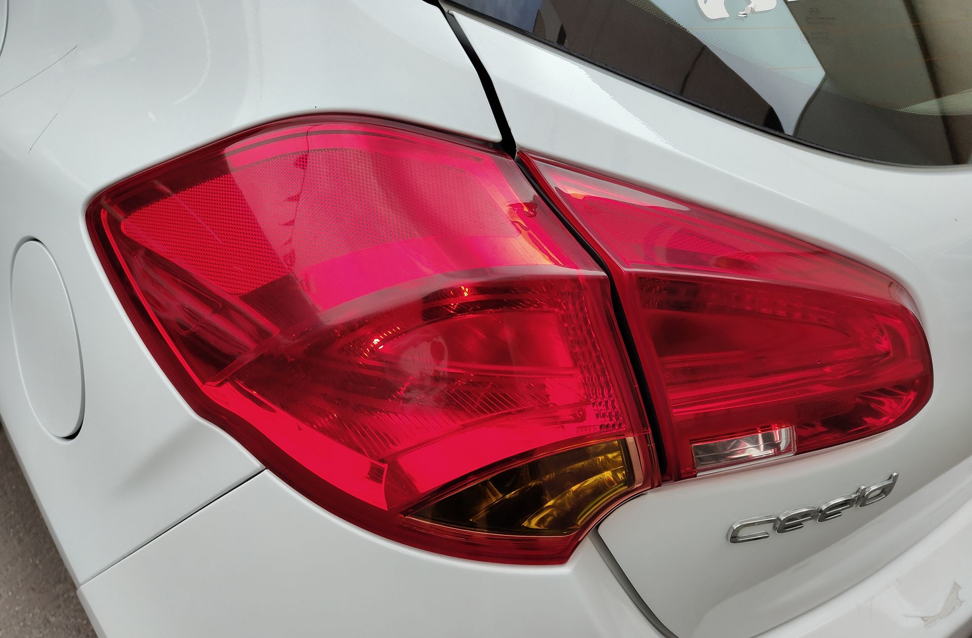 Kia Ceed 1.4 CRDi WGT Concept - foto 14