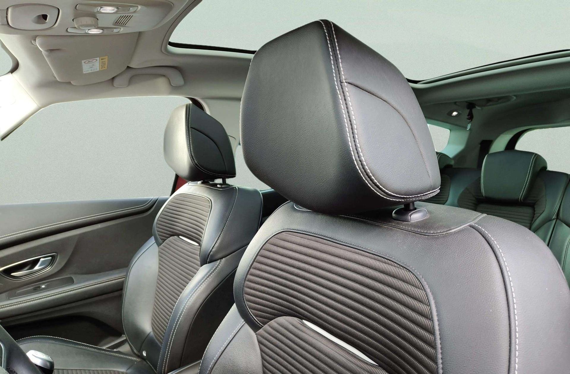 Renault Grand Scénic Zen TCe GPF 7 plazas - foto 12