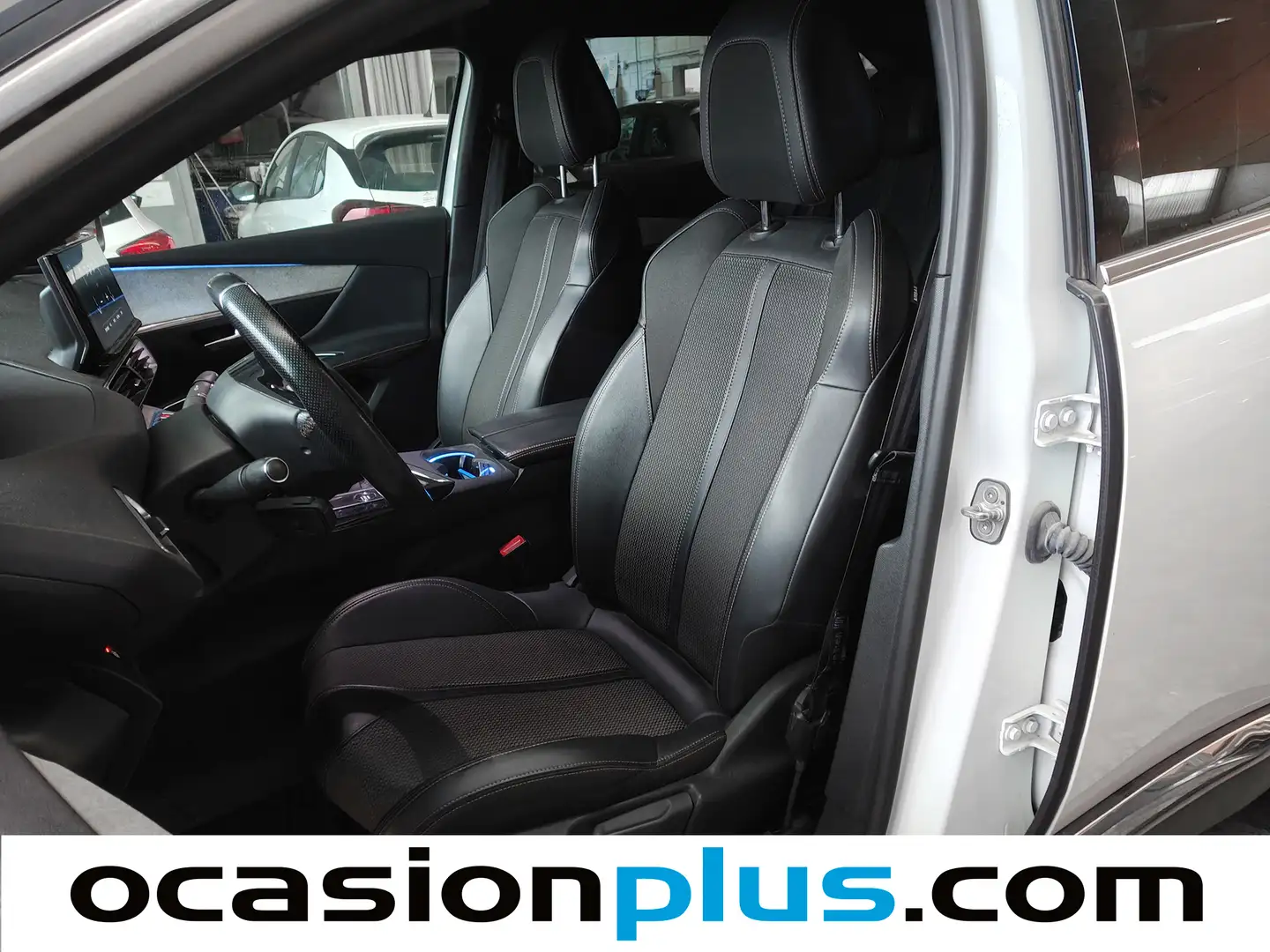 Foto Peugeot 3008 Peugeot 3008 PureTech 130 S&S GT (130 CV)